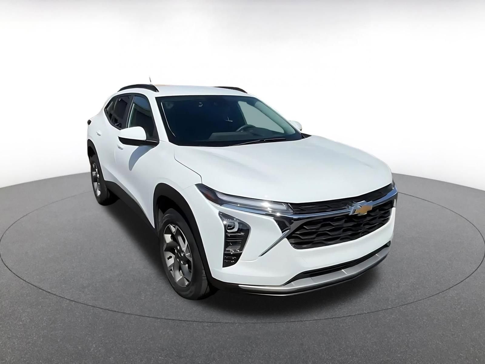Thumbnail: 2025 Chevrolet Trax - 3