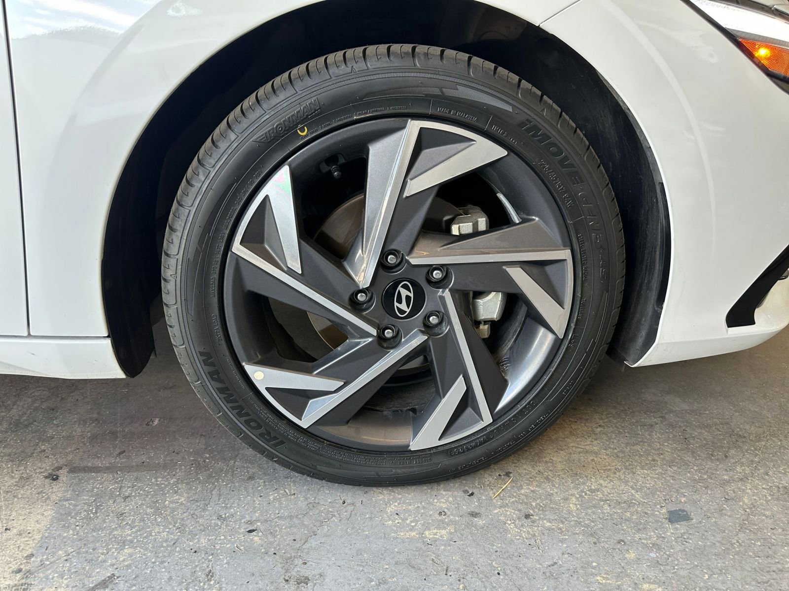 Thumbnail: 2025 Hyundai Elantra - 30