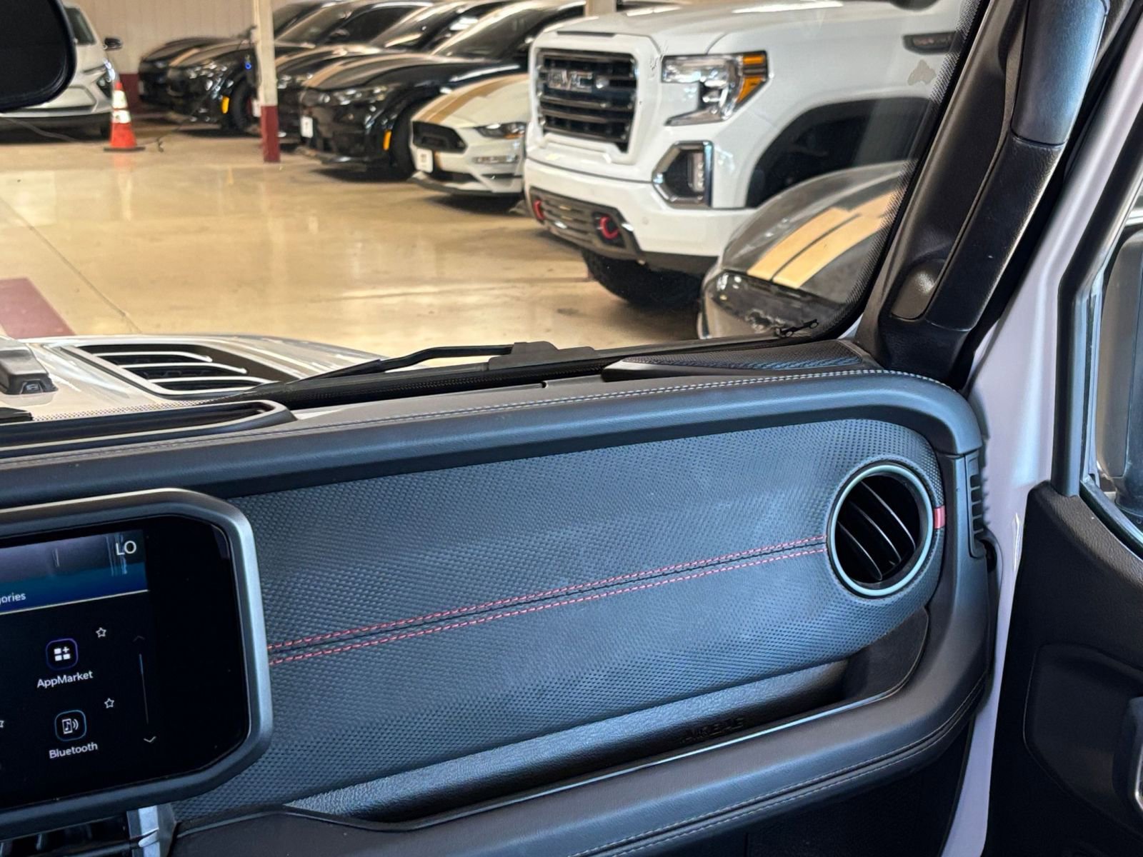 Thumbnail: 2025 Jeep Wrangler - 34