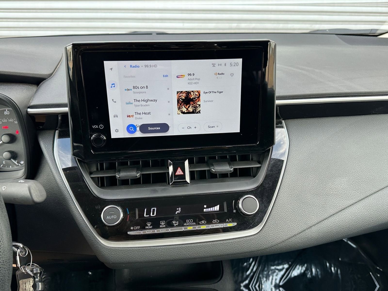 2024 Toyota Corolla LE 18