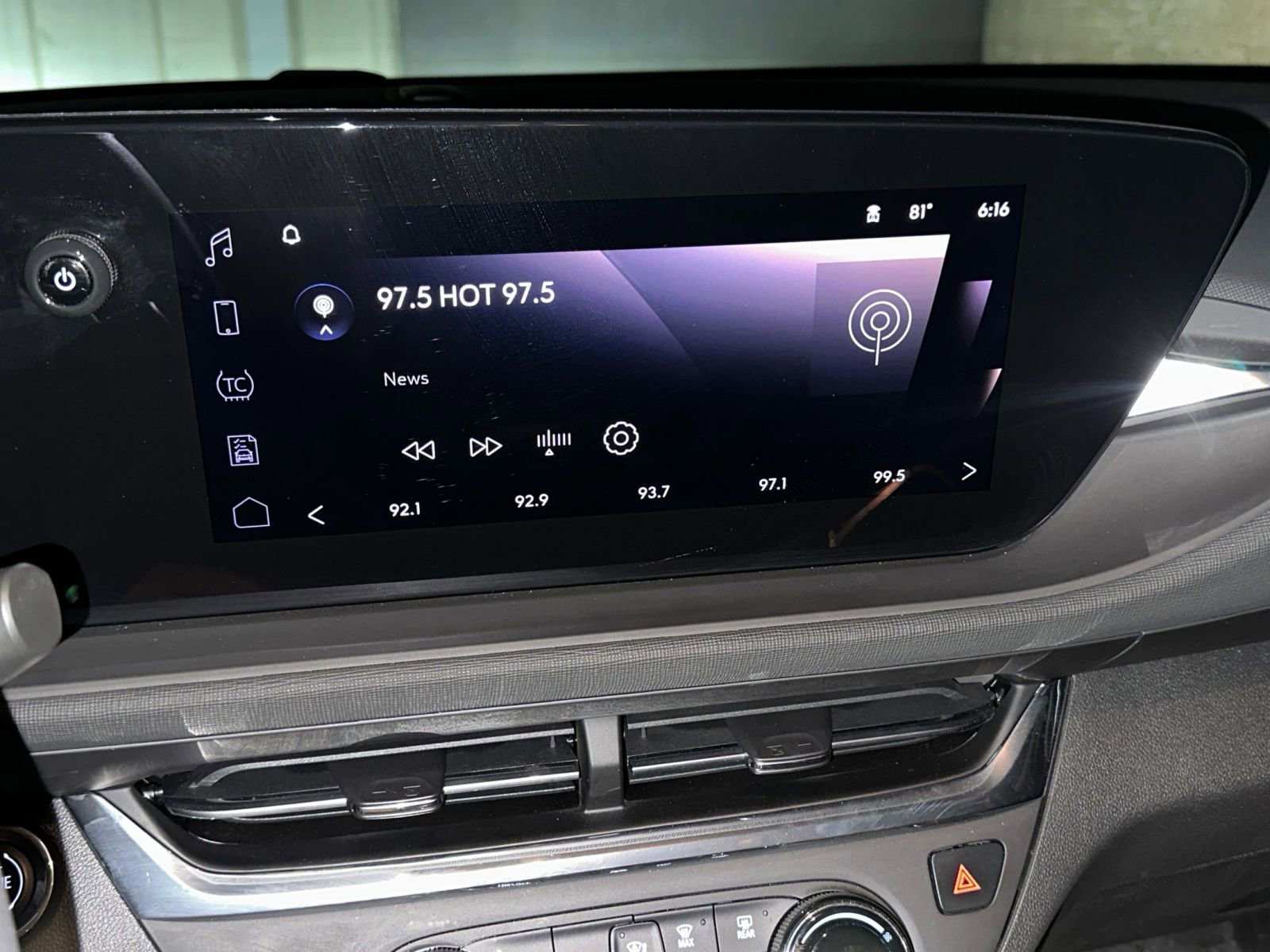 Thumbnail: 2025 Buick Envista - 21