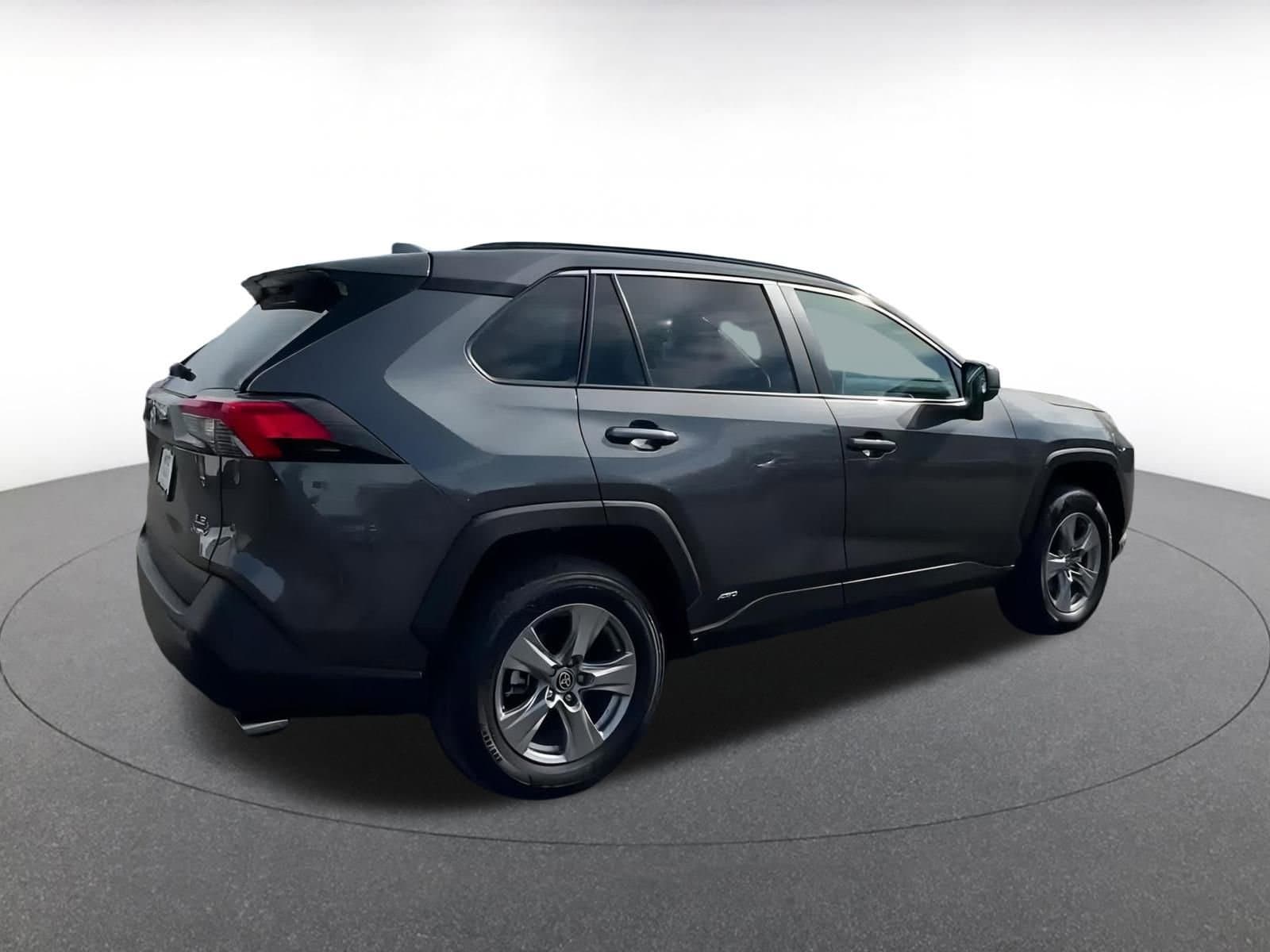 Thumbnail: 2025 Toyota RAV4 - 14