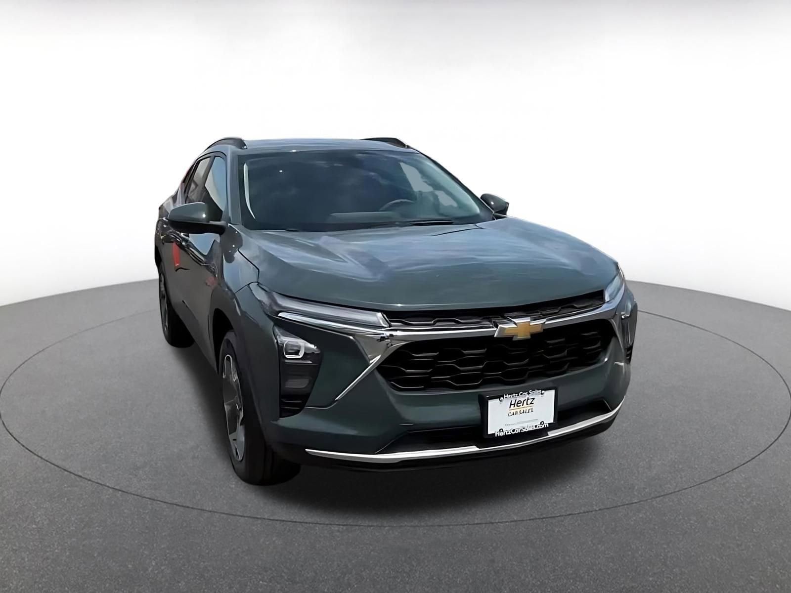Thumbnail: 2025 Chevrolet Trax - 3