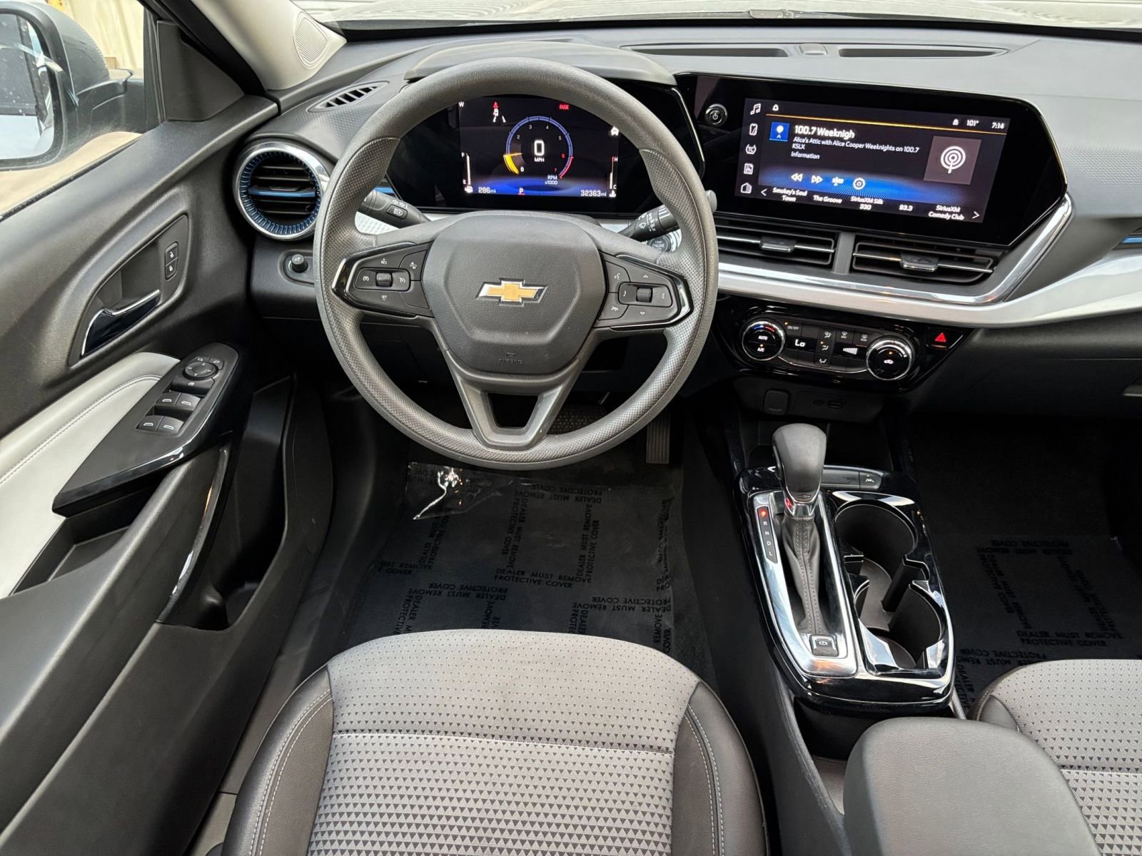 Thumbnail: 2025 Chevrolet Trax - 33