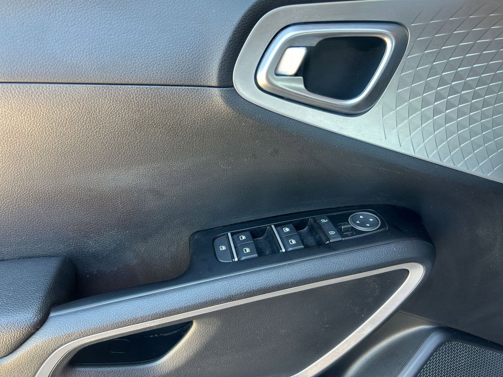 Thumbnail: 2023 Kia Soul - 20