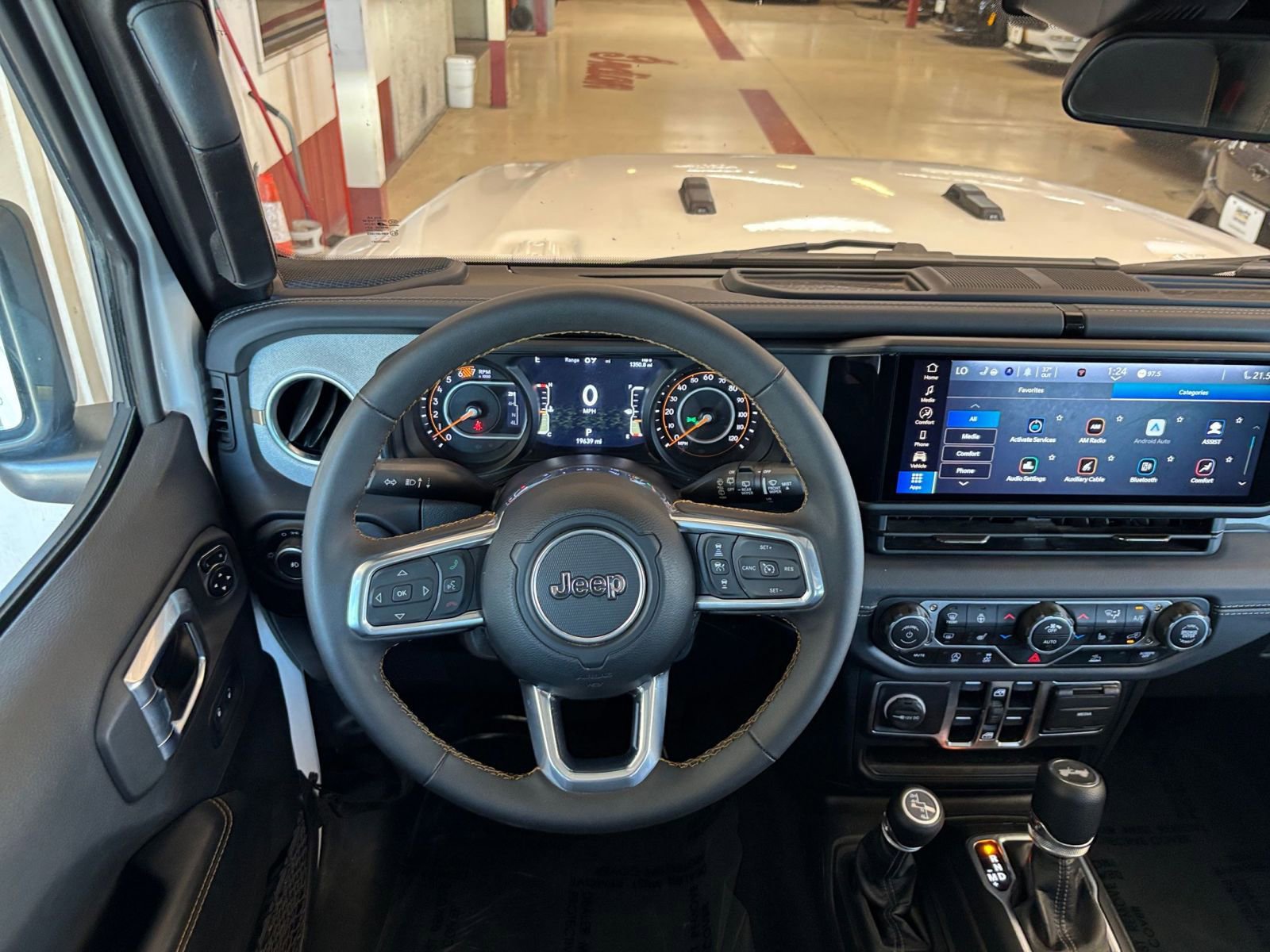 Thumbnail: 2025 Jeep Wrangler - 33