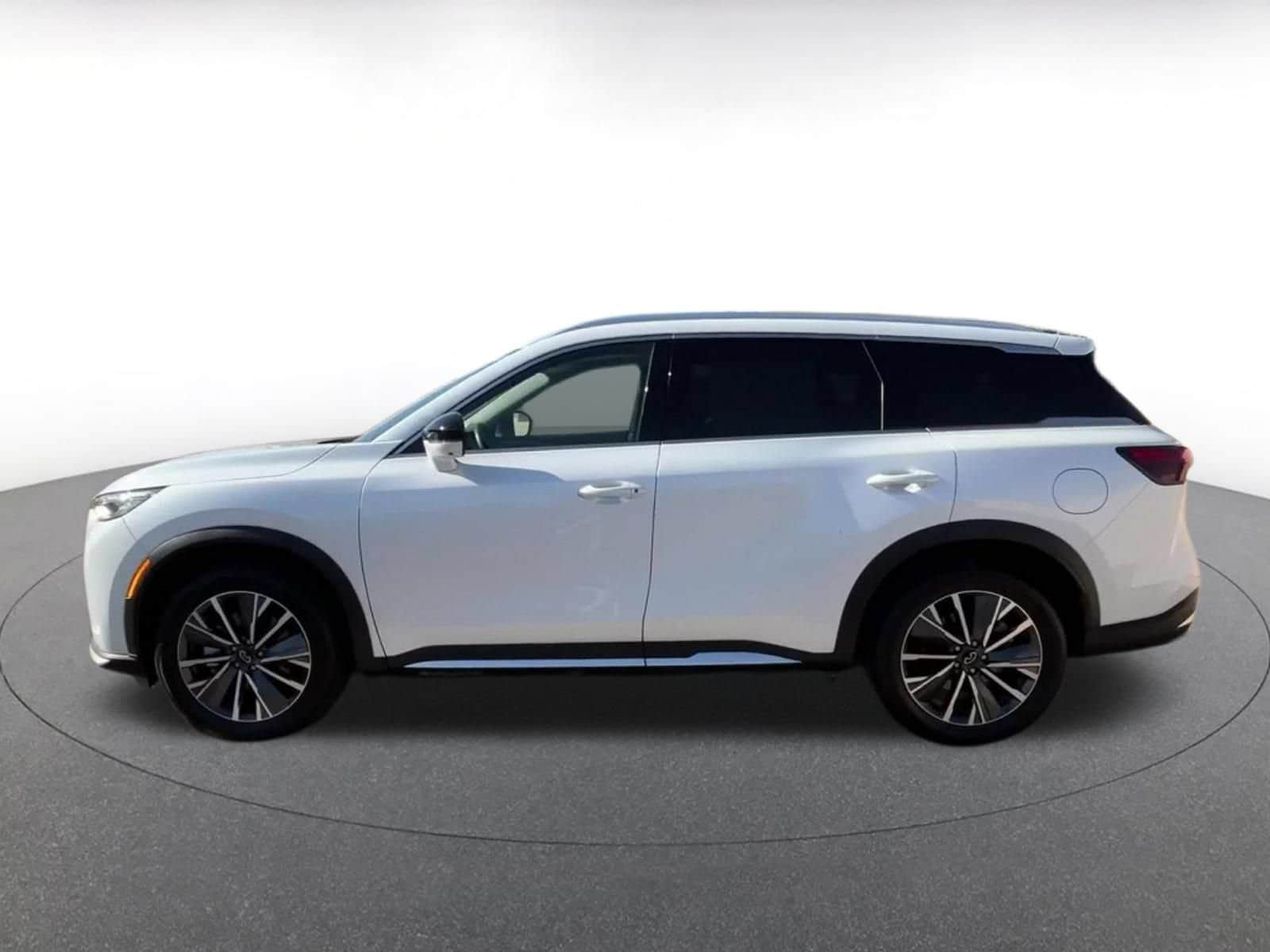 Thumbnail: 2026 INFINITI QX60 - 9