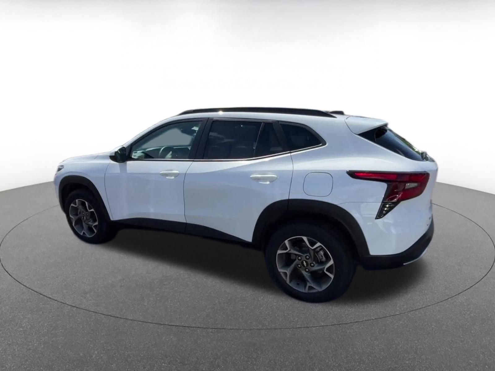 Thumbnail: 2025 Chevrolet Trax - 10