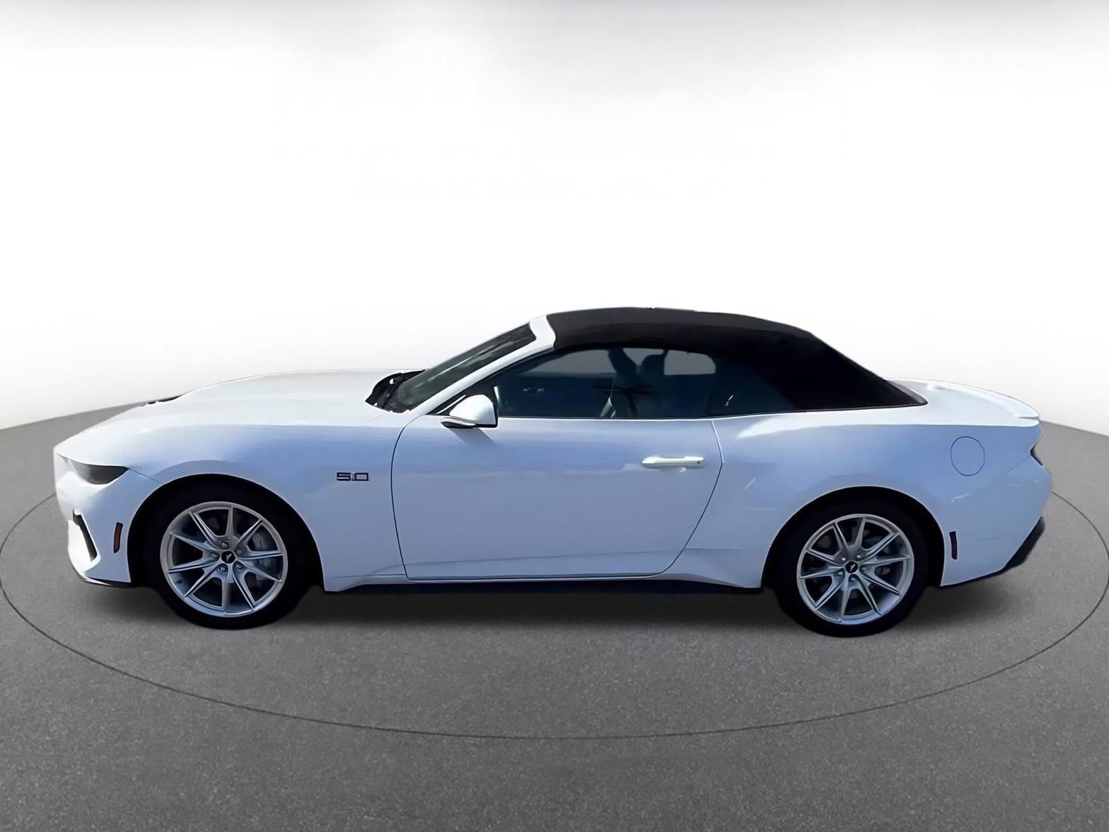 Thumbnail: 2025 Ford Mustang - 9