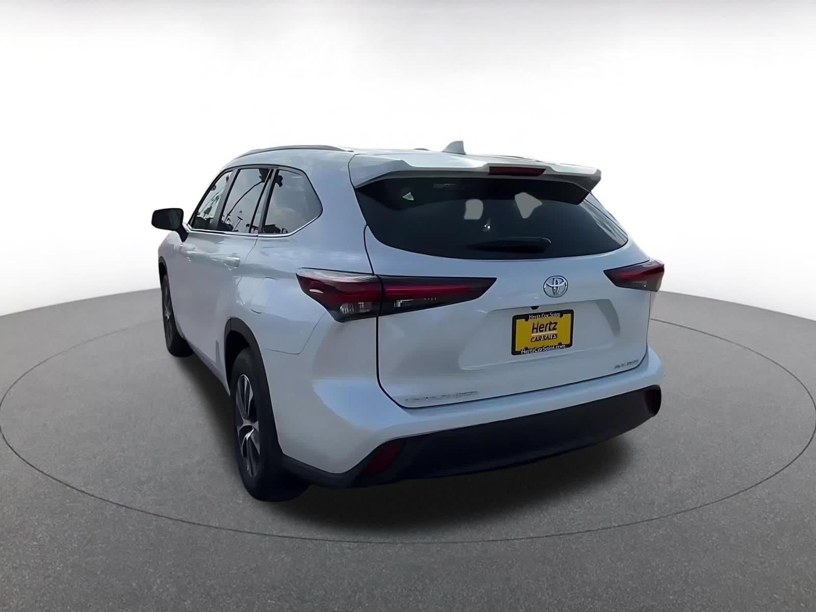 Thumbnail: 2026 Toyota Highlander - 10