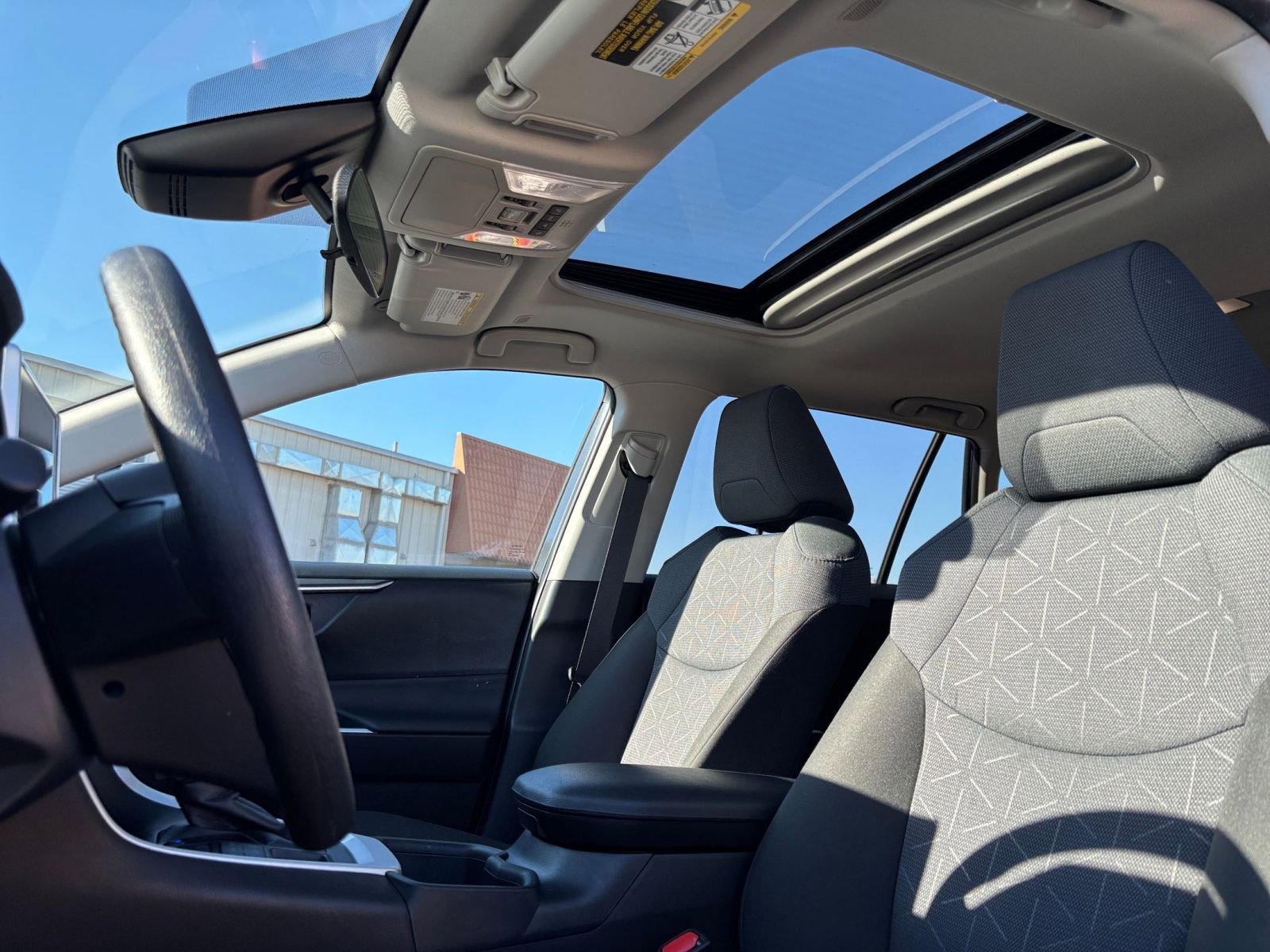 Thumbnail: 2025 Toyota RAV4 - 22