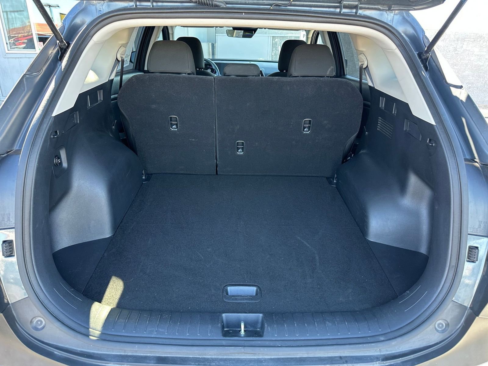 Thumbnail: 2025 Kia Sportage - 30