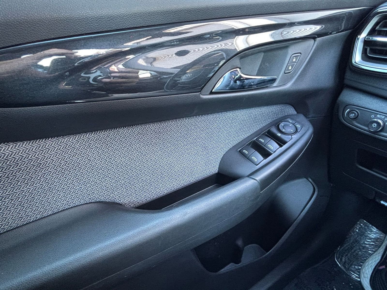 Thumbnail: 2025 Chevrolet TrailBlazer - 20