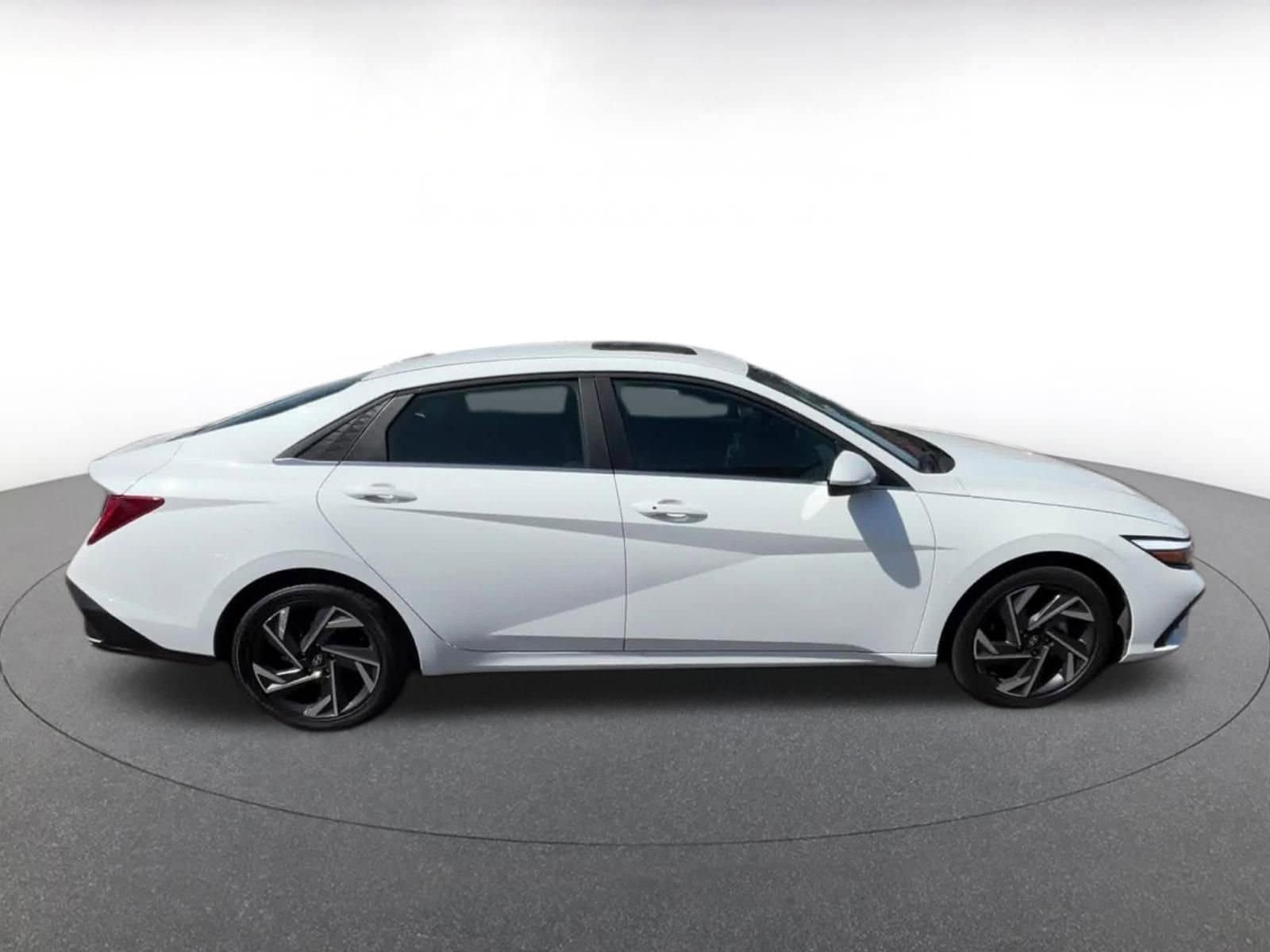 Thumbnail: 2025 Hyundai Elantra - 16