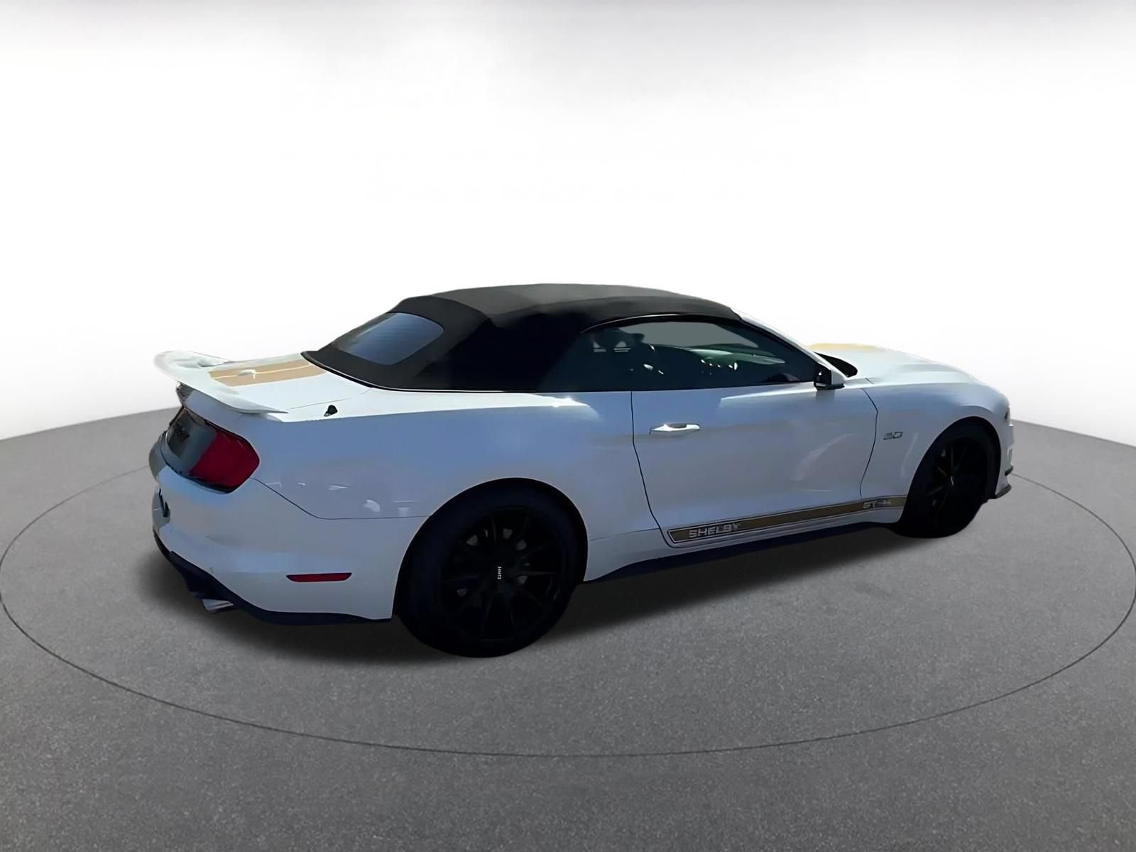 Thumbnail: 2022 Ford Mustang - 12