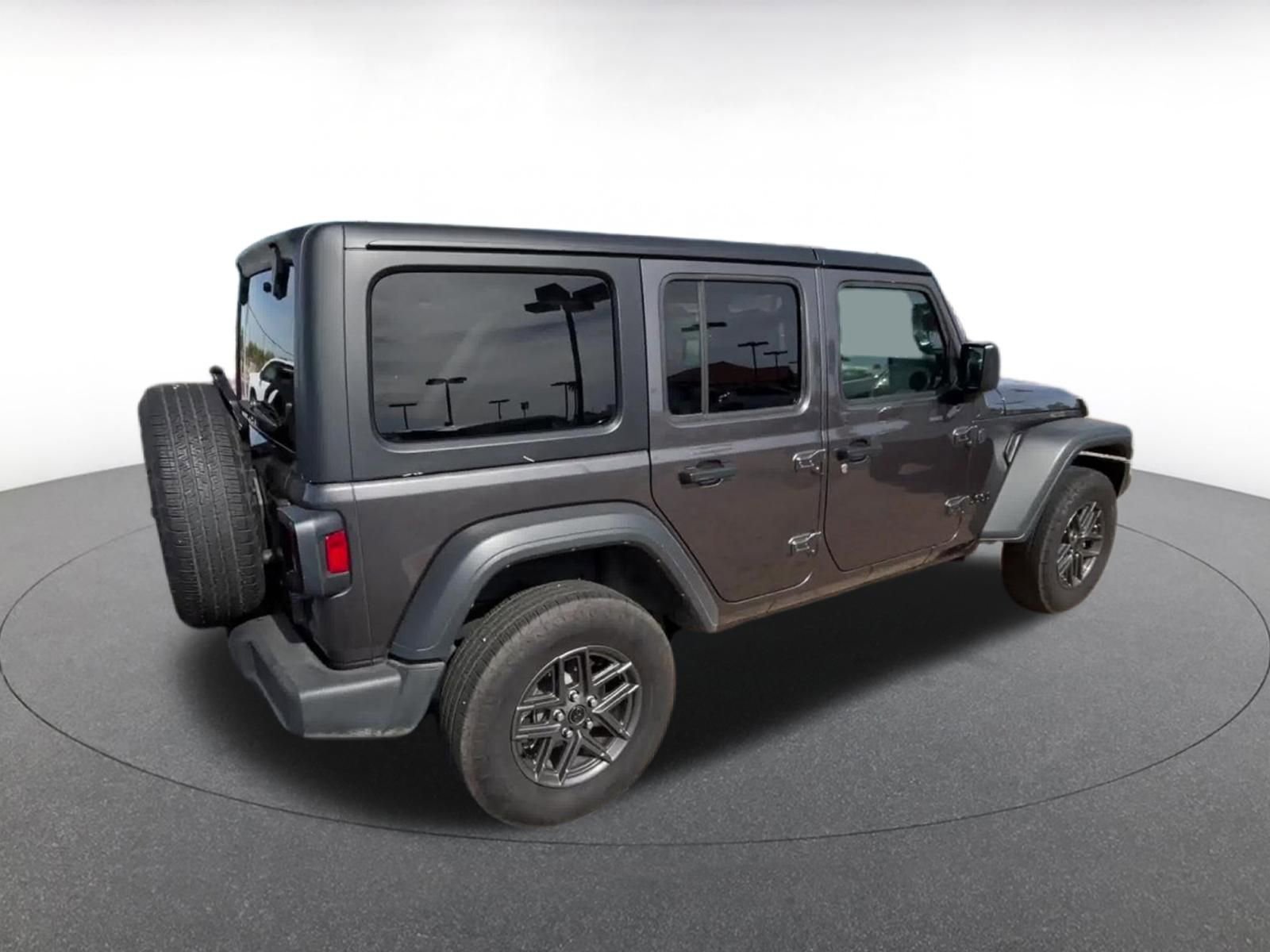Thumbnail: 2025 Jeep Wrangler - 14