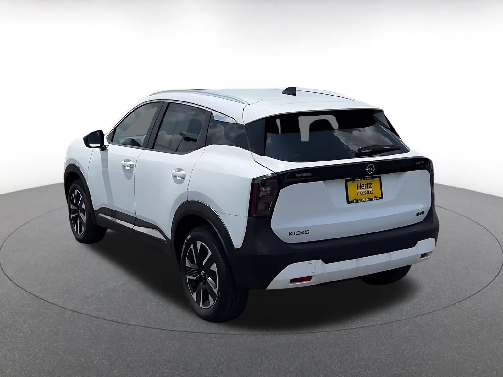 Thumbnail: 2026 Nissan Kicks - 9