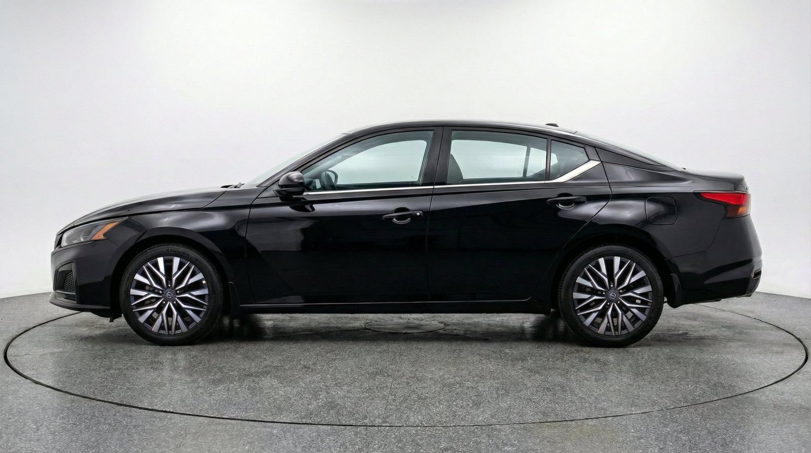 Thumbnail: 2025 Nissan Altima - 4
