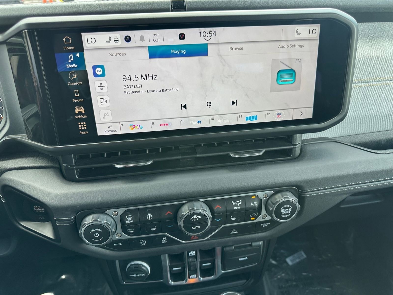 Thumbnail: 2025 Jeep Wrangler - 18