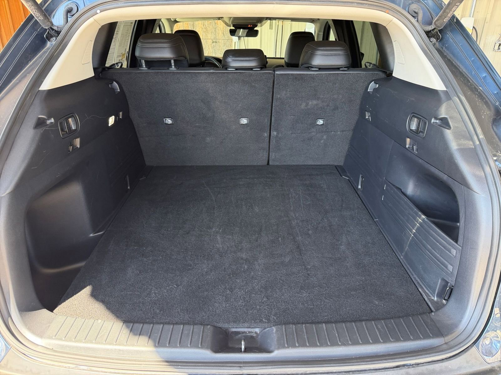 Thumbnail: 2025 Mazda CX-50 - 33