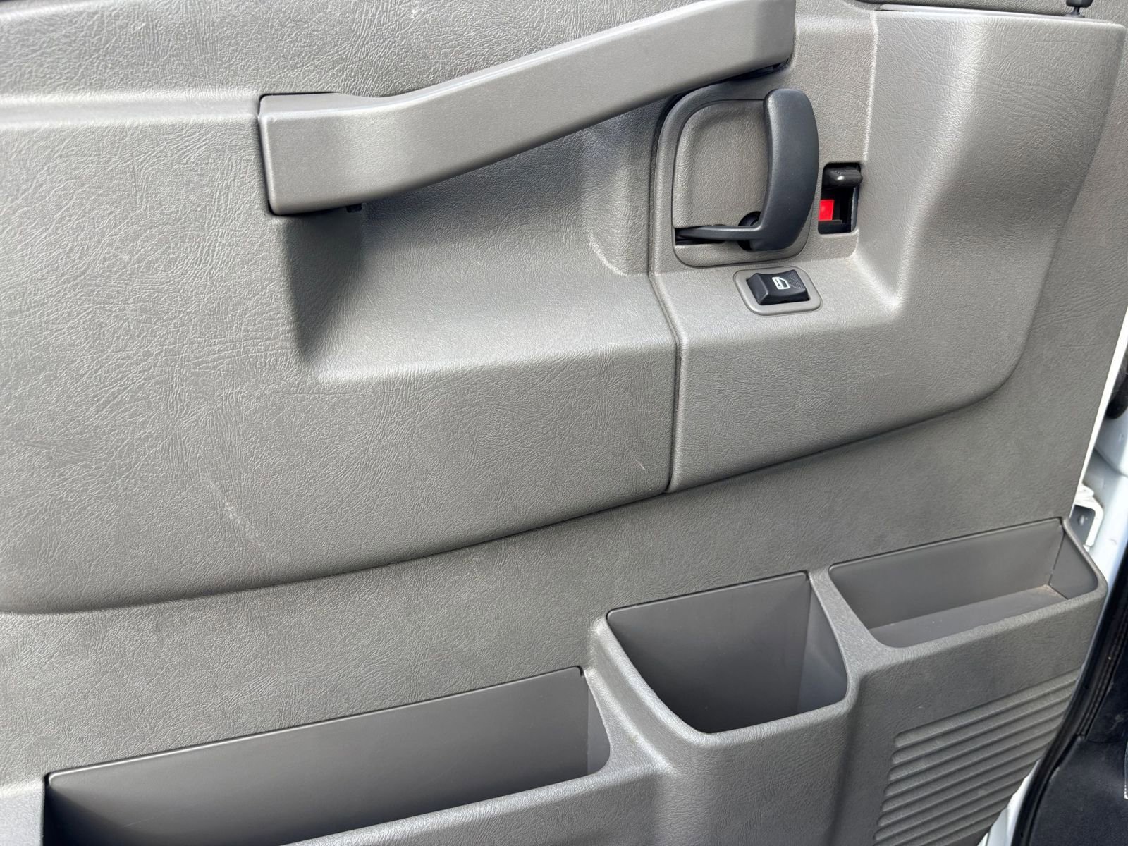 Thumbnail: 2025 Chevrolet Express - 18