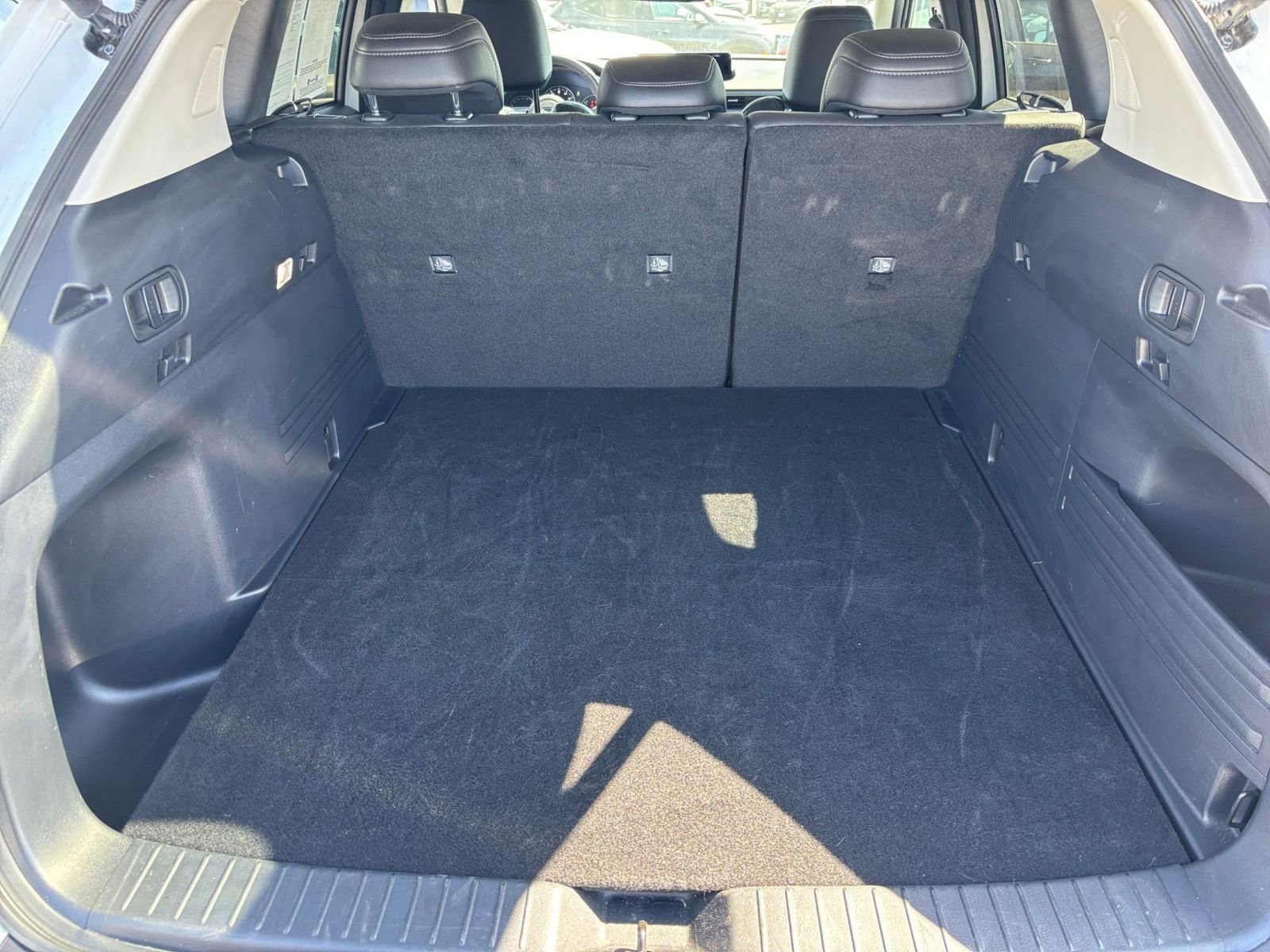 Thumbnail: 2025 Mazda CX-50 - 33