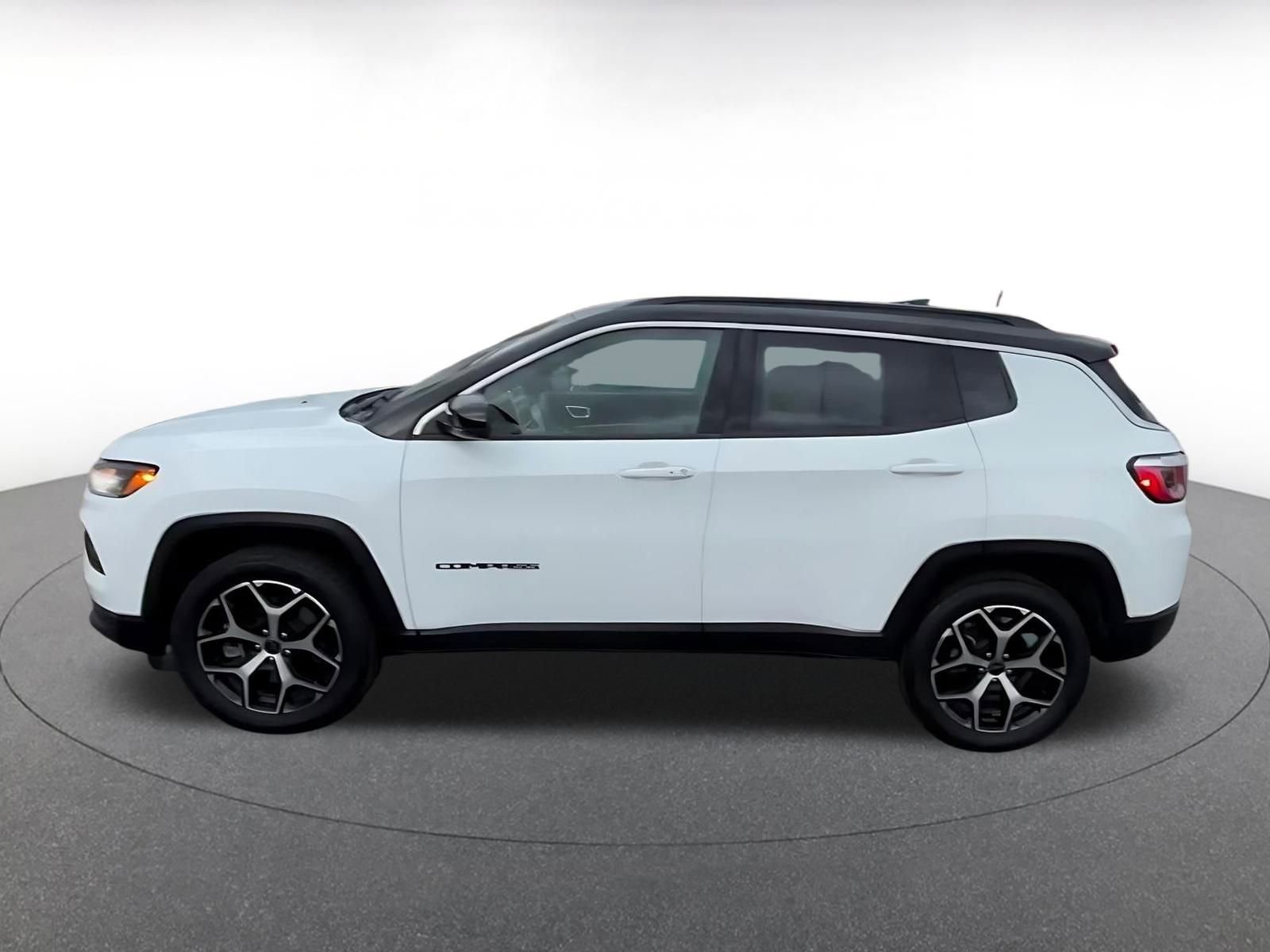 Thumbnail: 2025 Jeep Compass - 9
