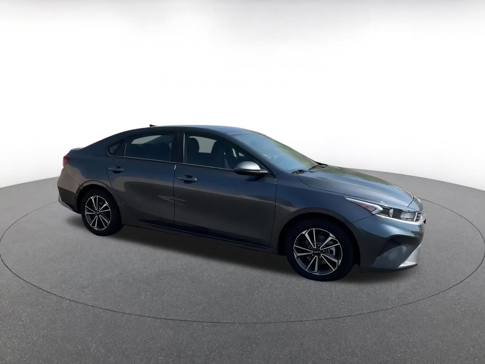 Thumbnail: 2023 Kia Forte - 2