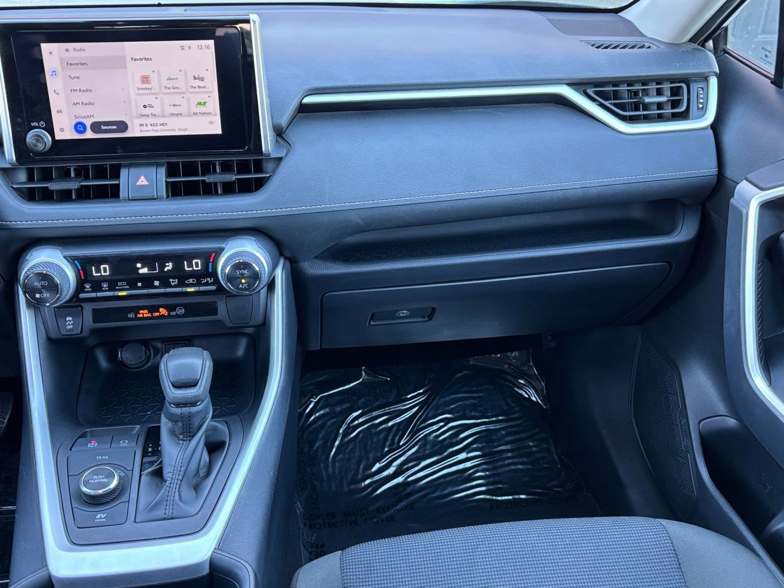 Thumbnail: 2025 Toyota RAV4 - 34