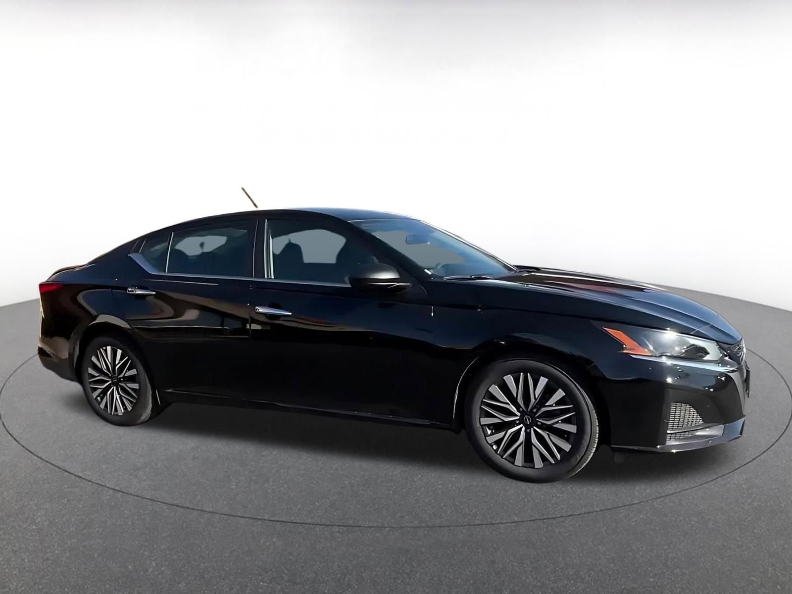 Thumbnail: 2025 Nissan Altima - 16