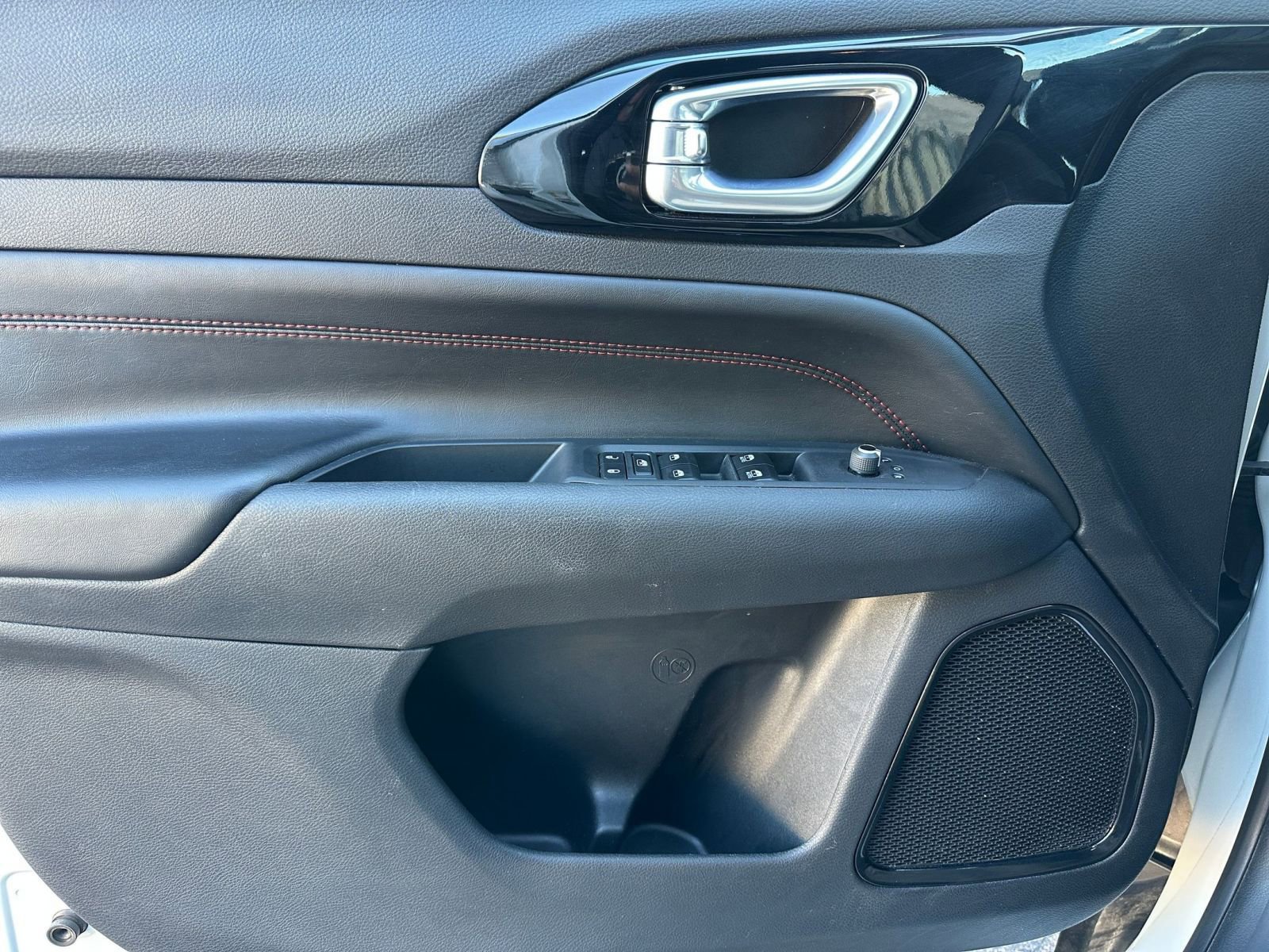 Thumbnail: 2025 Jeep Compass - 20