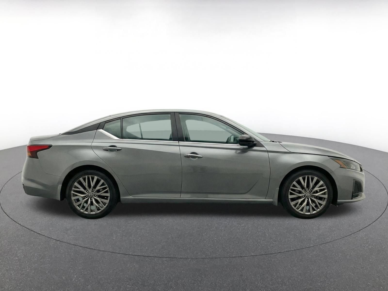 Thumbnail: 2025 Nissan Altima - 10