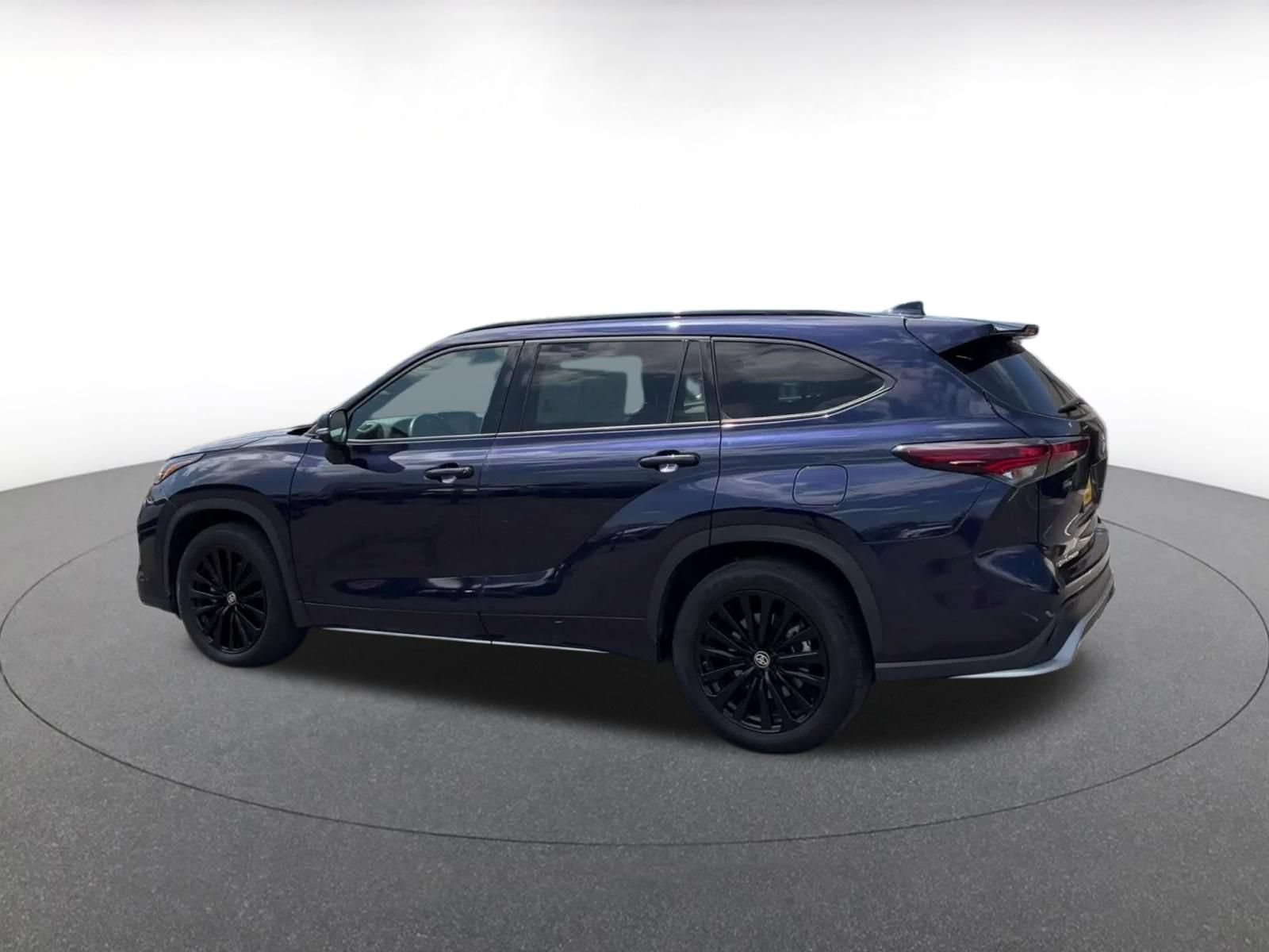 Thumbnail: 2025 Toyota Highlander - 9
