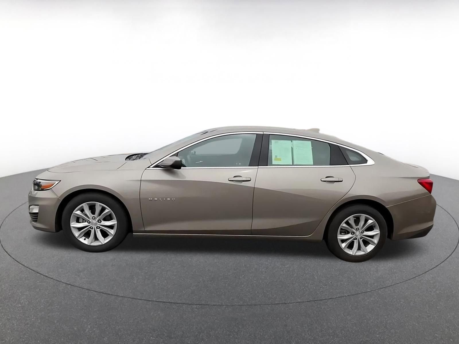 Thumbnail: 2023 Chevrolet Malibu - 9