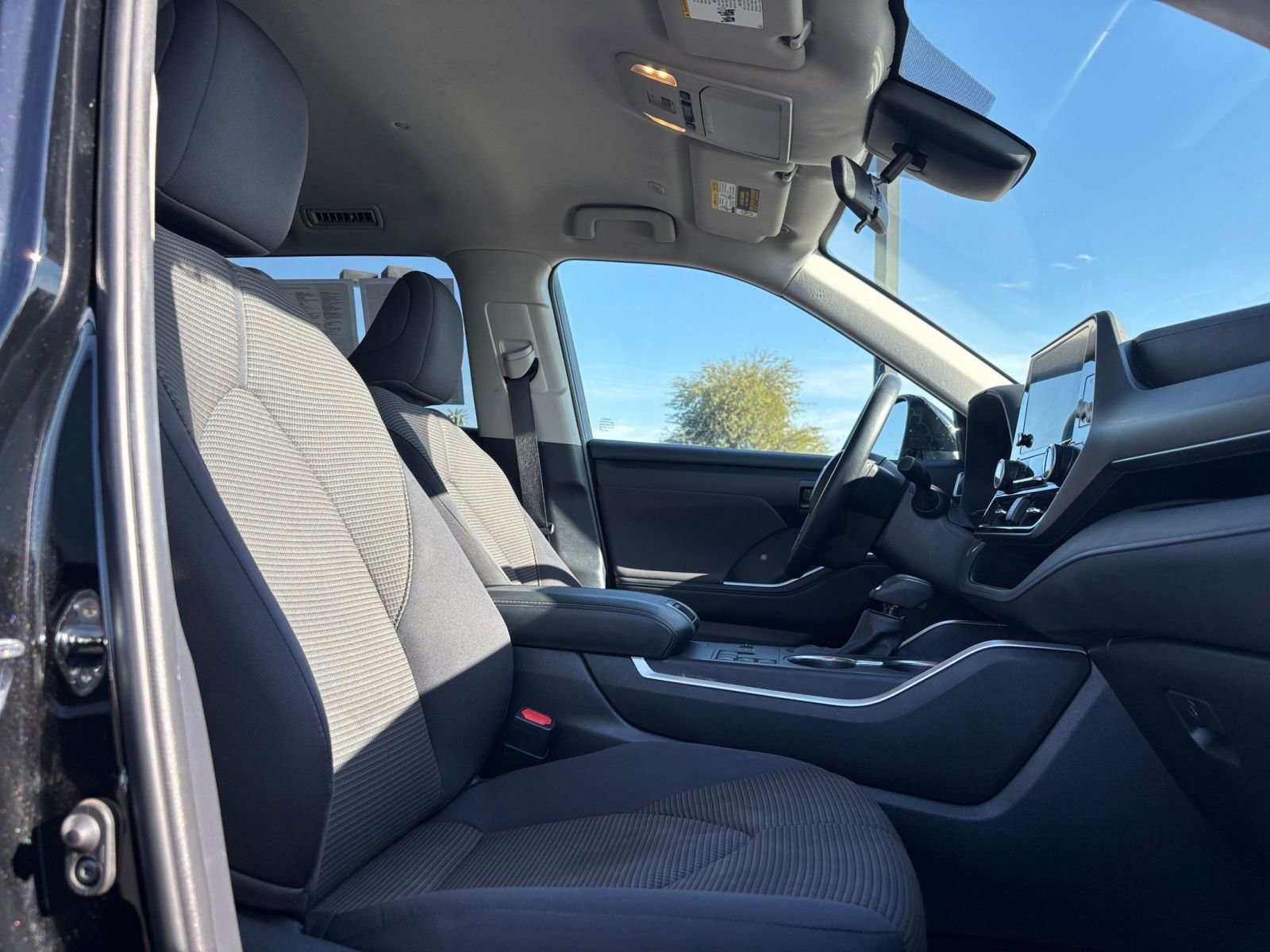 Thumbnail: 2025 Toyota Highlander - 28