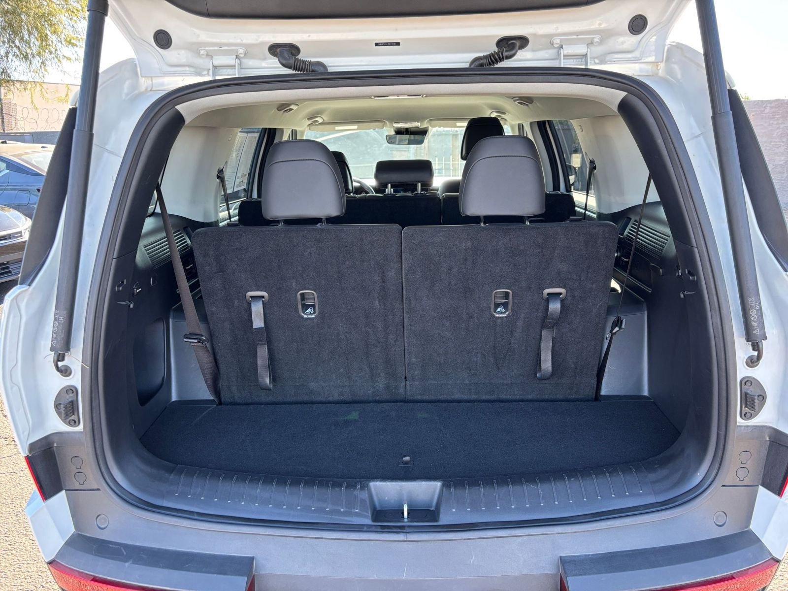 Thumbnail: 2025 Hyundai Santa Fe - 32