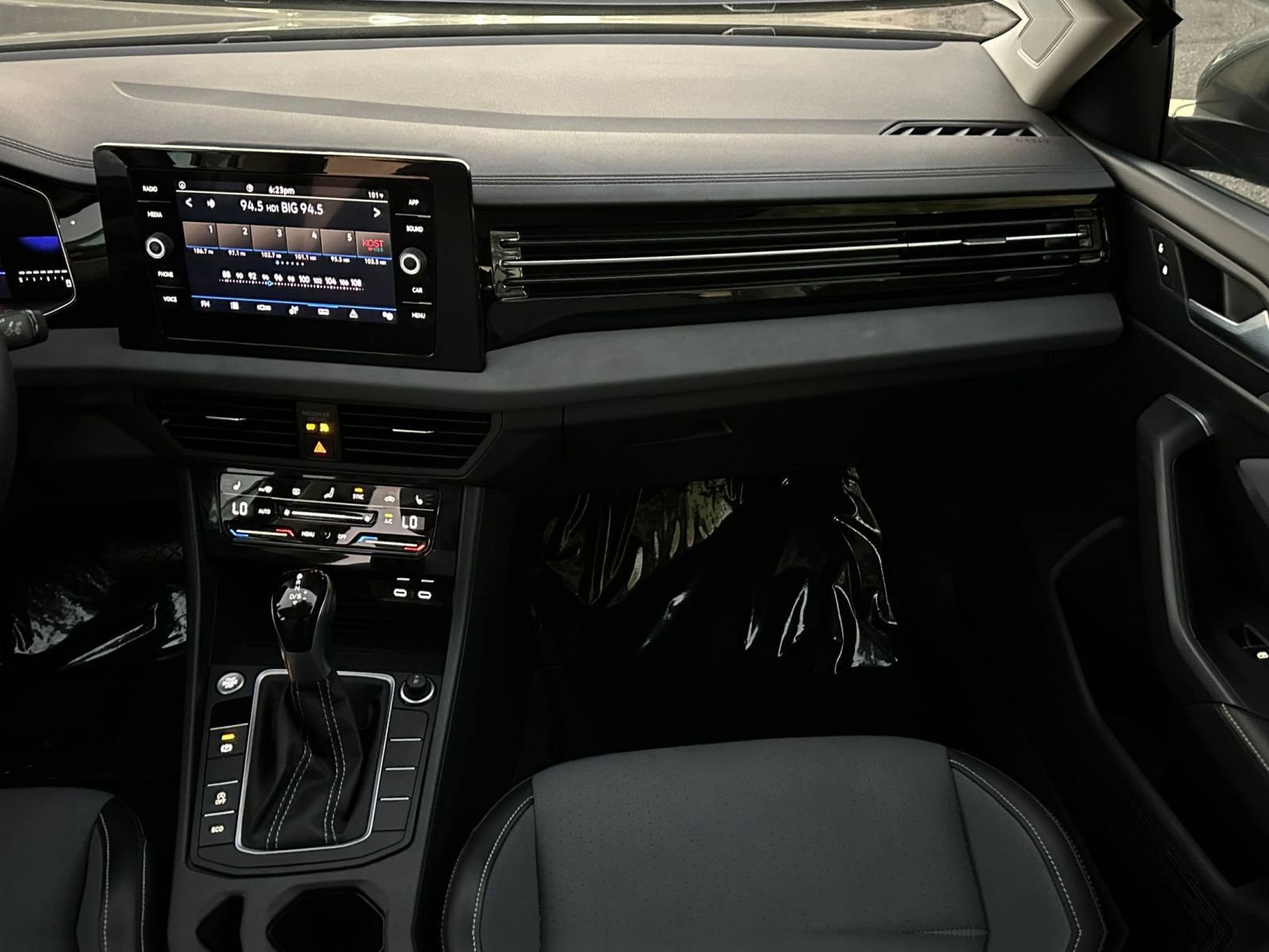 Thumbnail: 2025 Volkswagen Jetta - 35