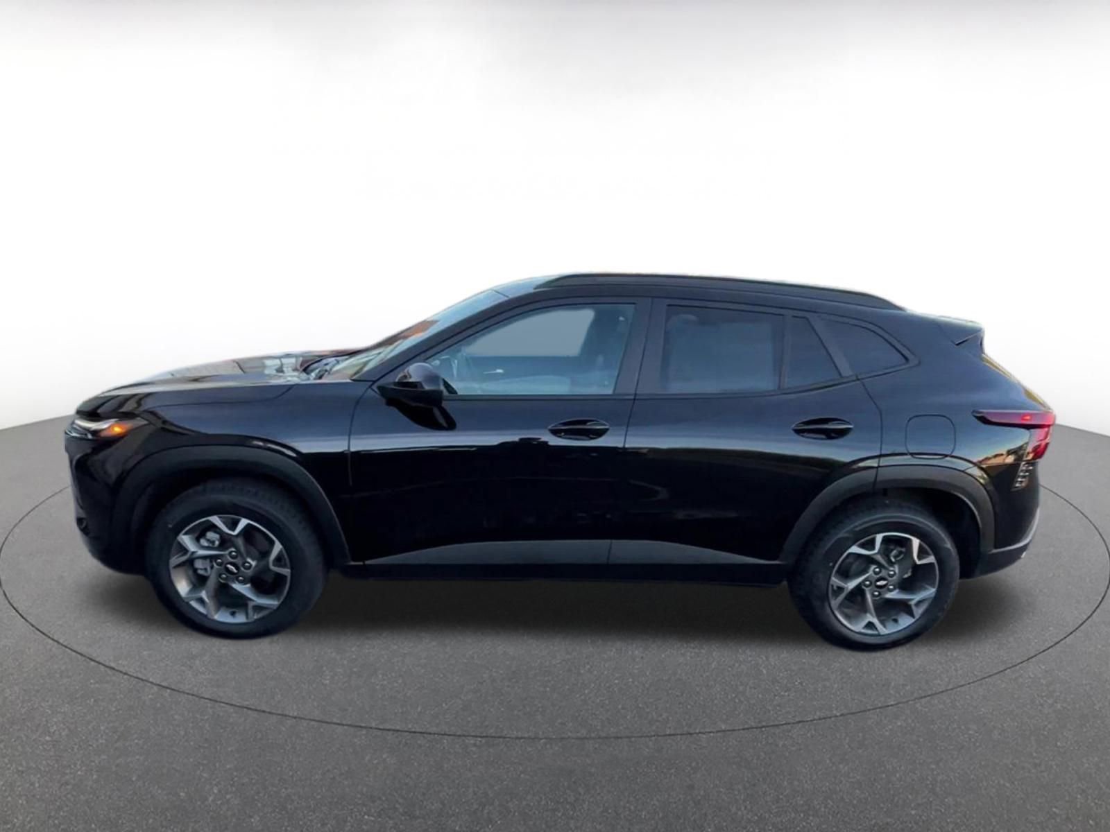 Thumbnail: 2025 Chevrolet Trax - 9