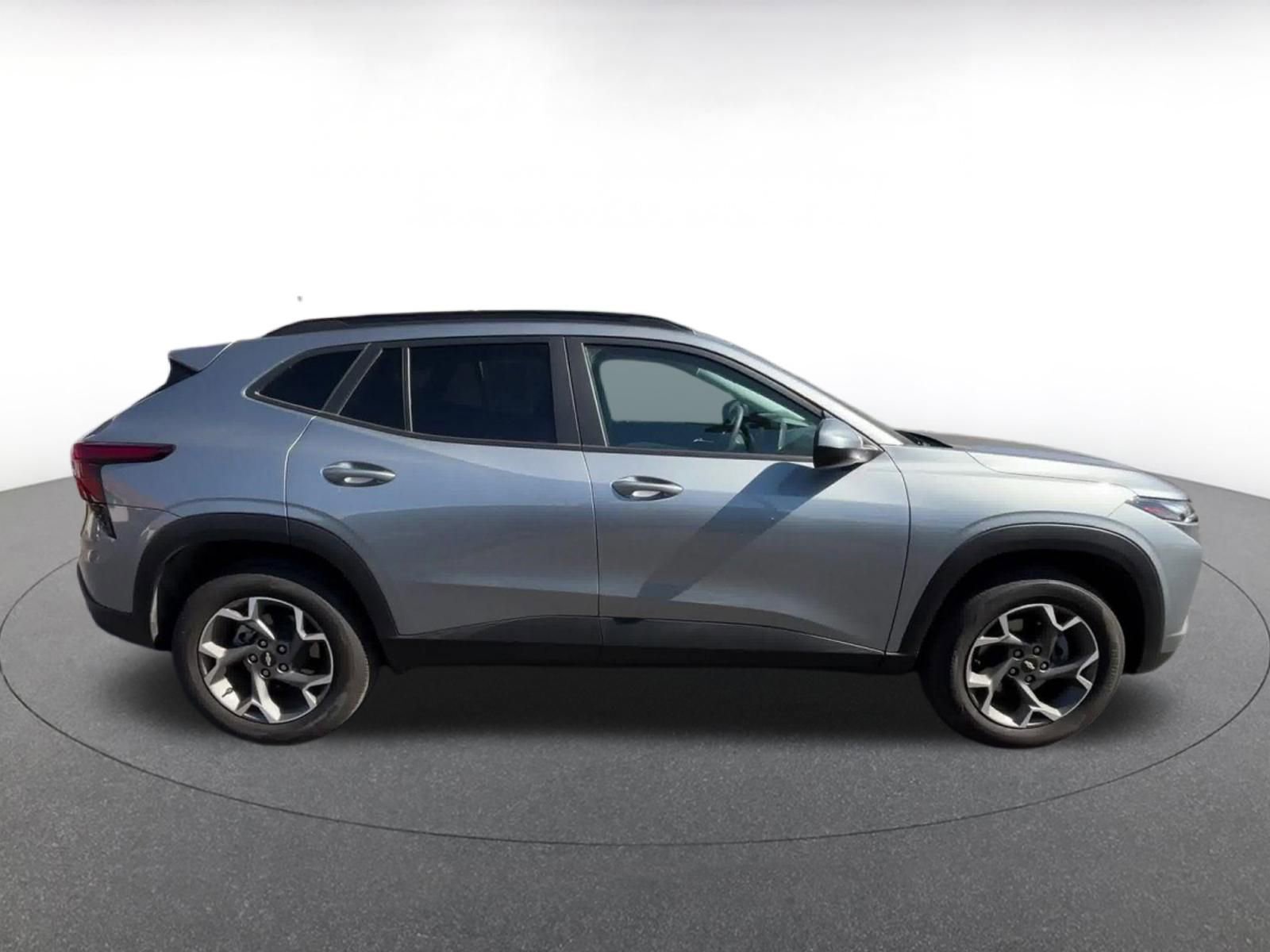 Thumbnail: 2025 Chevrolet Trax - 16