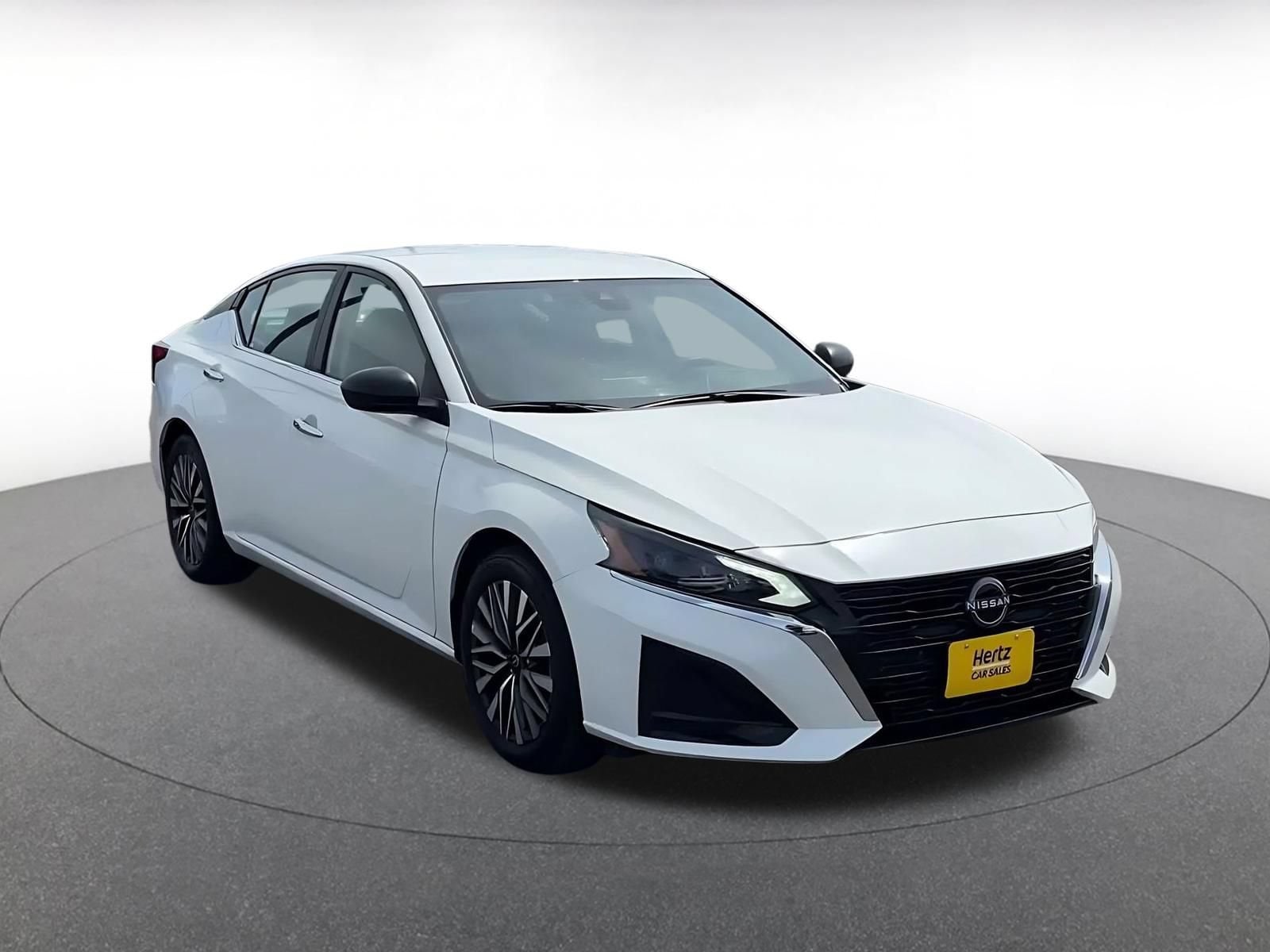 Thumbnail: 2025 Nissan Altima - 3
