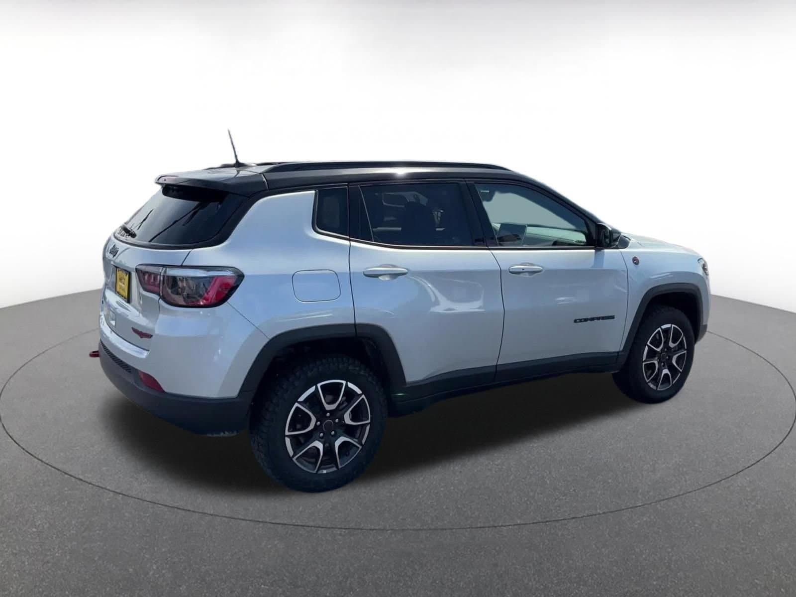 Thumbnail: 2025 Jeep Compass - 14