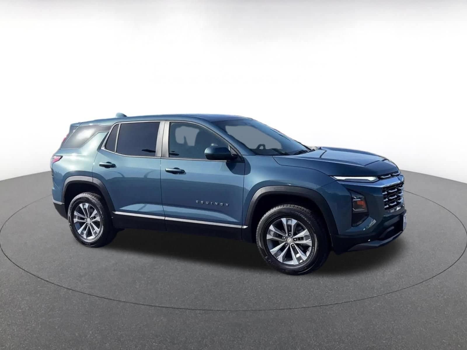 Thumbnail: 2025 Chevrolet Equinox - 2
