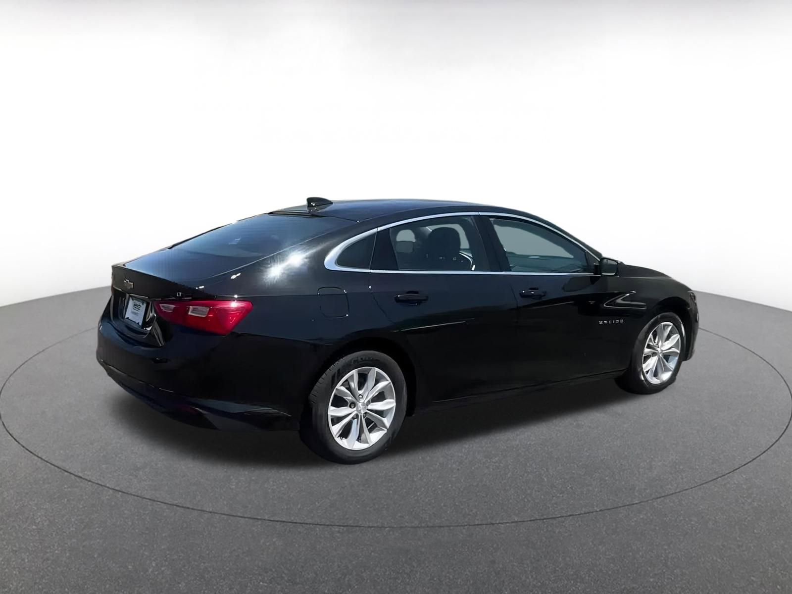 Thumbnail: 2023 Chevrolet Malibu - 15