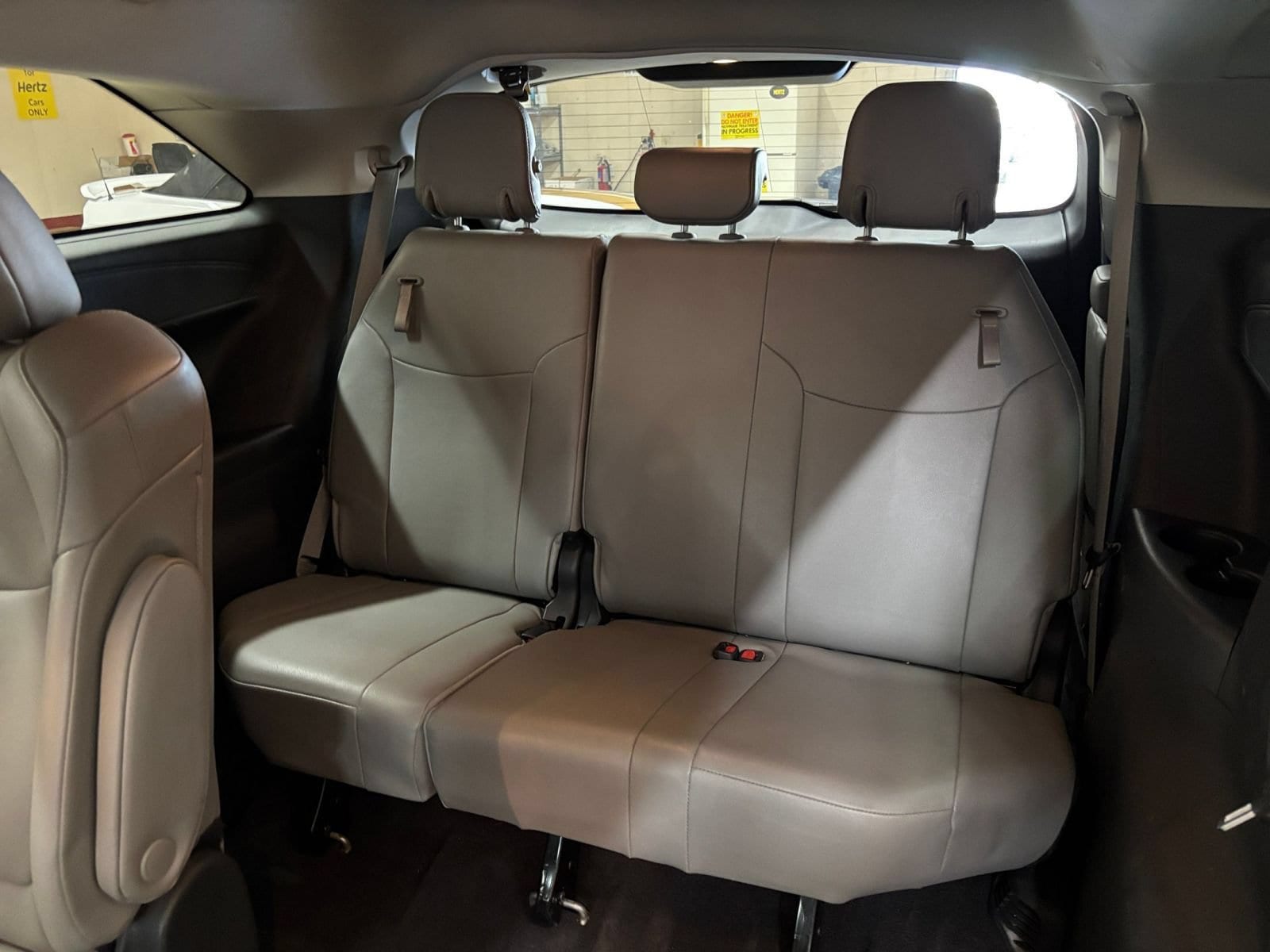 Thumbnail: 2025 Toyota Sienna - 30