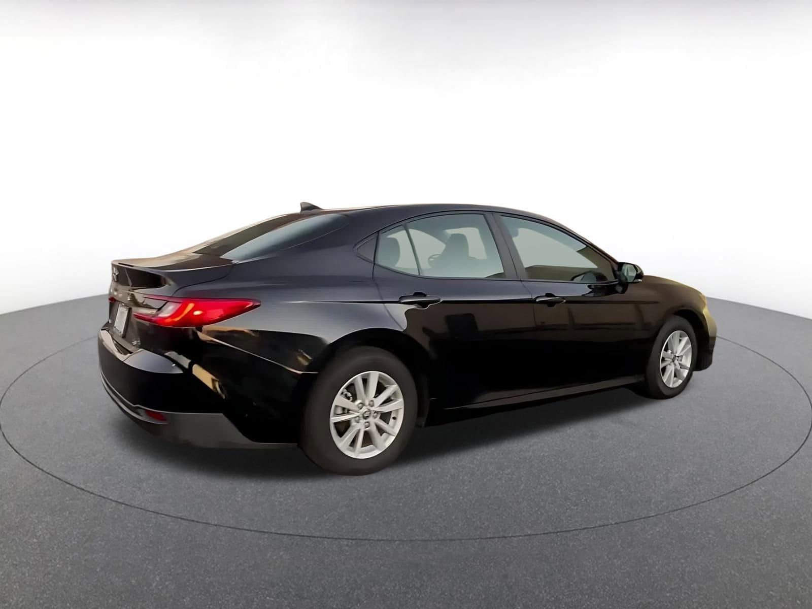 Thumbnail: 2025 Toyota Camry - 14