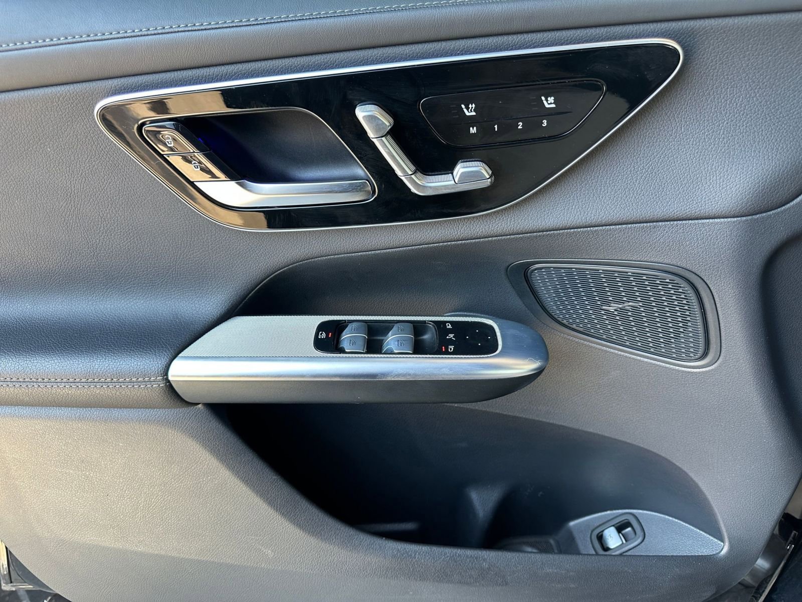 Thumbnail: 2024 Mercedes-Benz GLC - 20