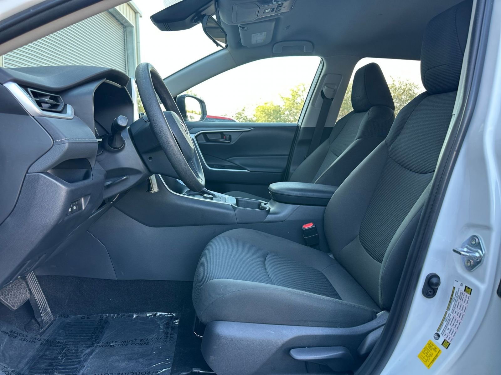 Thumbnail: 2025 Toyota RAV4 - 25