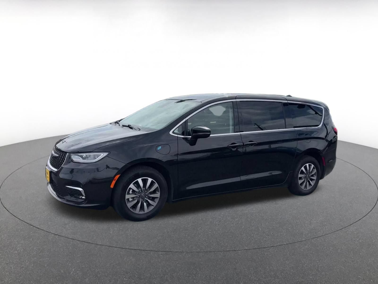 Thumbnail: 2023 Chrysler Pacifica - 8