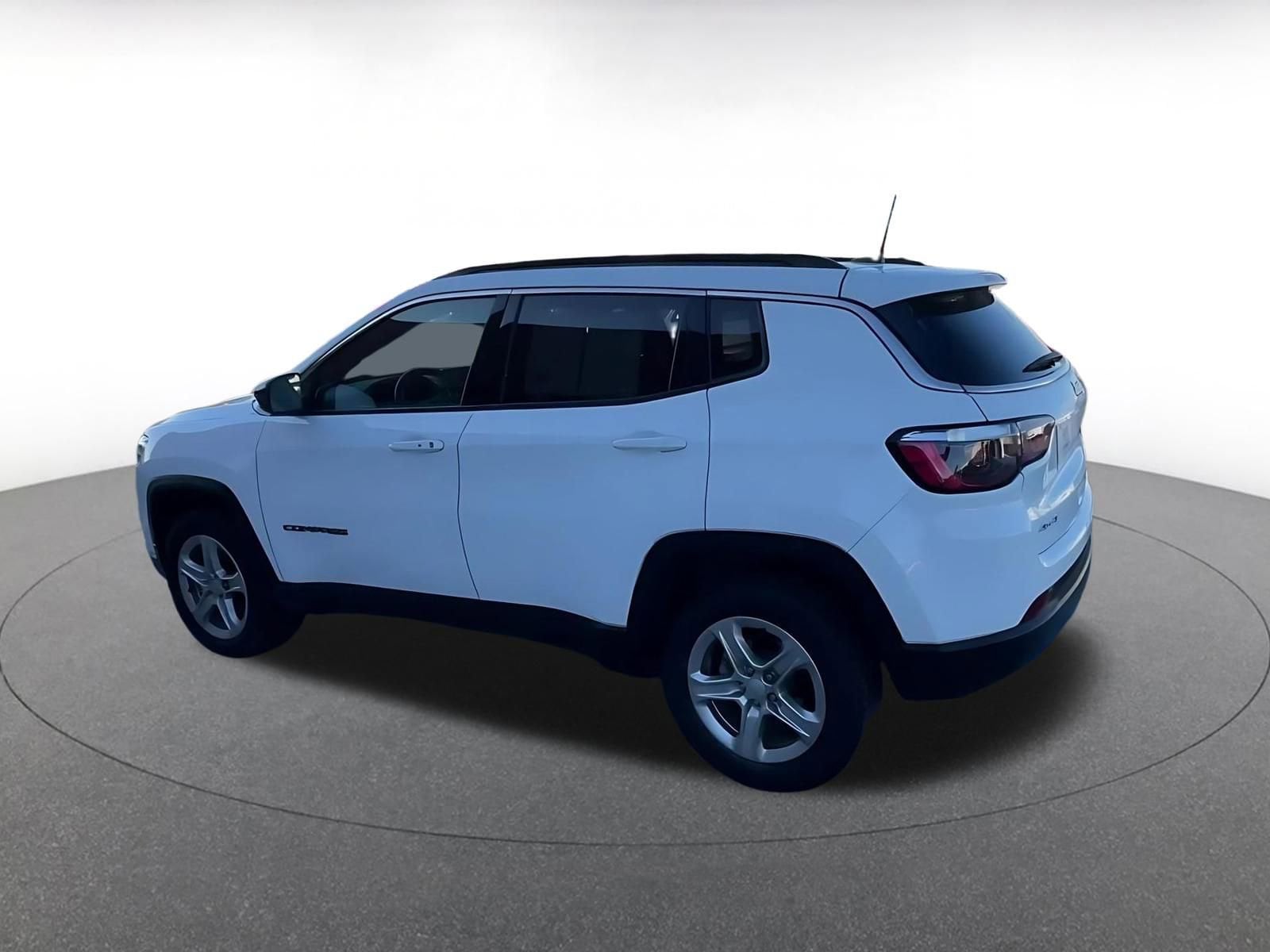 Thumbnail: 2023 Jeep Compass - 10