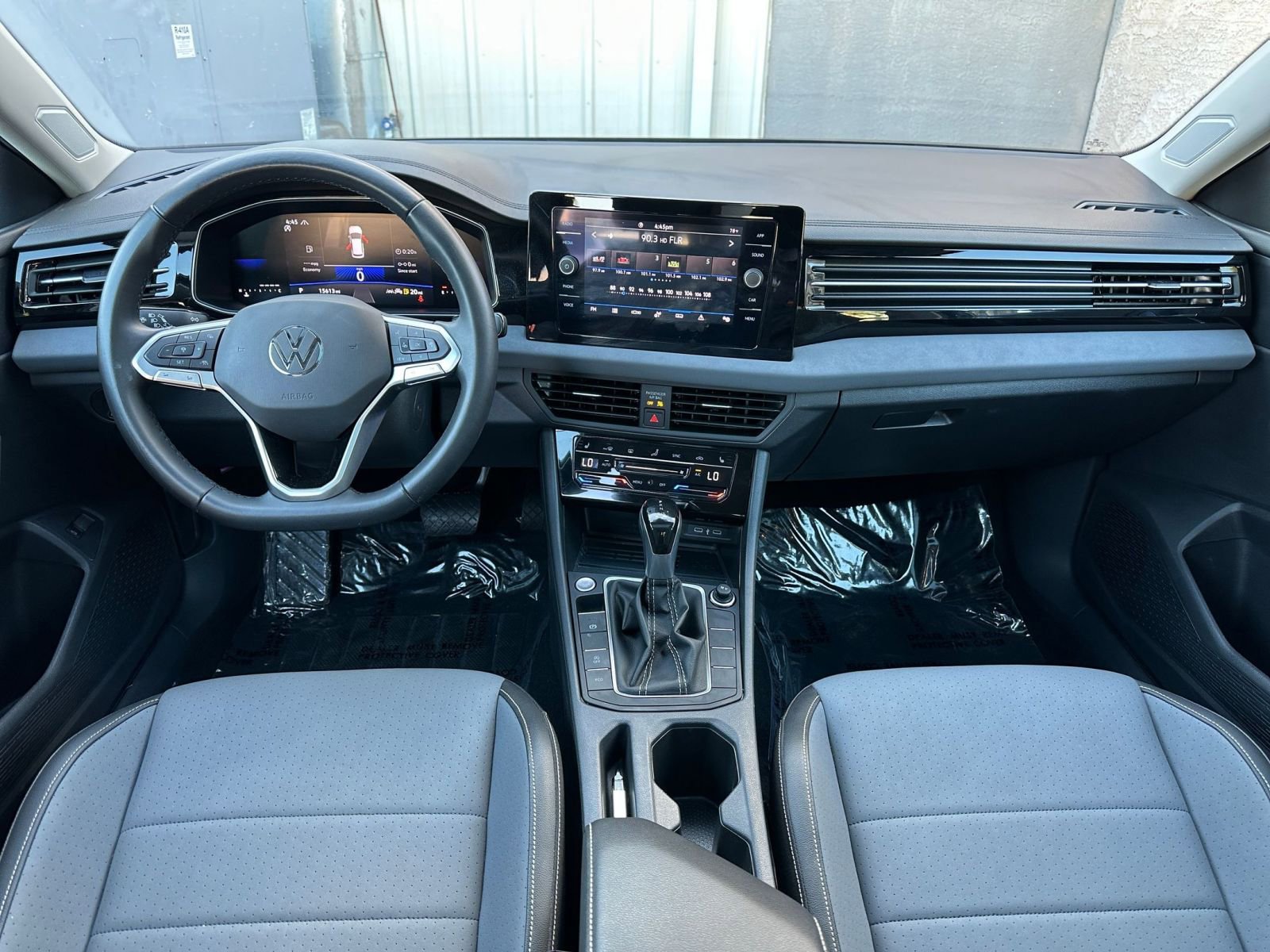 Thumbnail: 2025 Volkswagen Jetta - 33